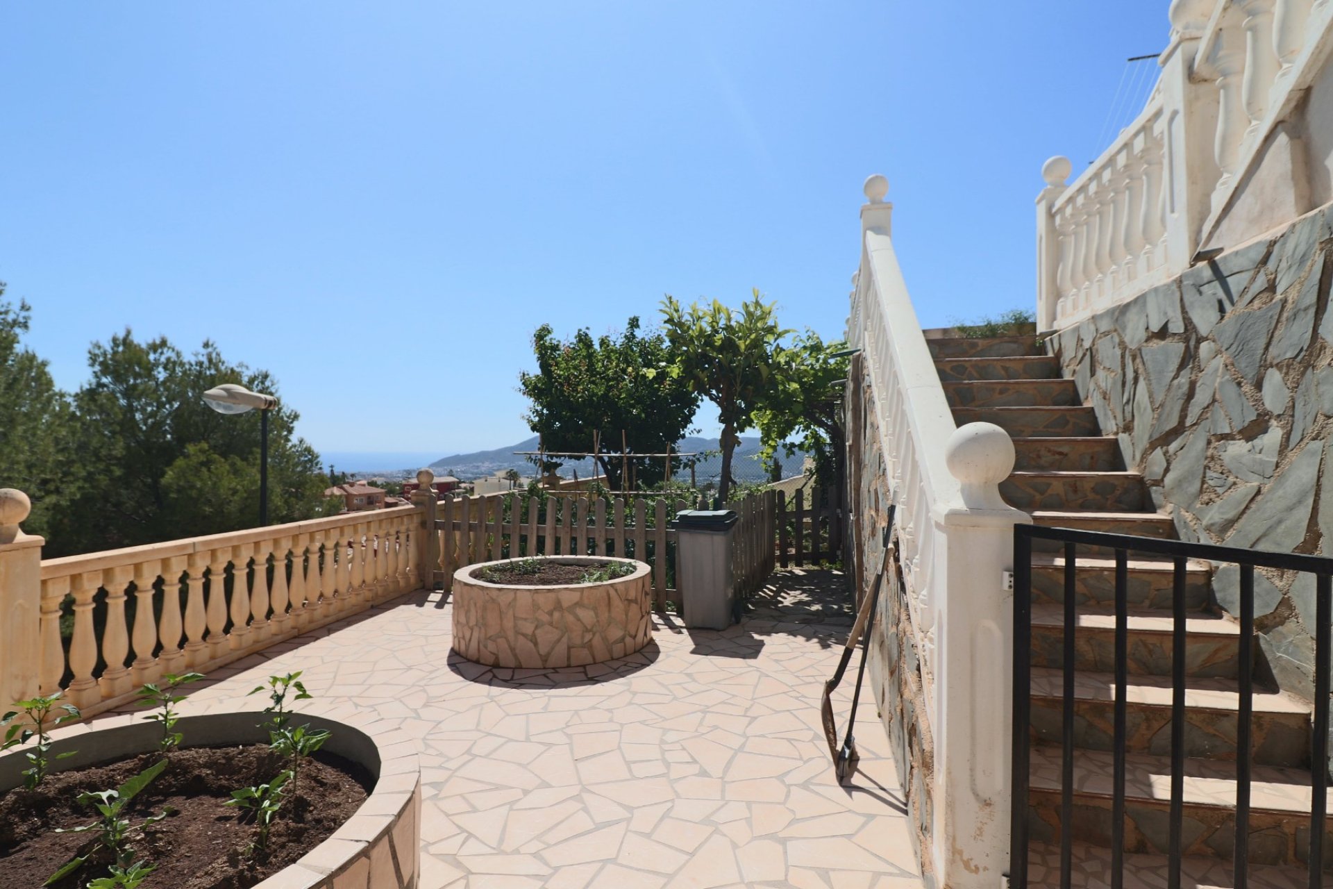 Reventa - Townhouse / Semi -
La Nucía - Urbanisations