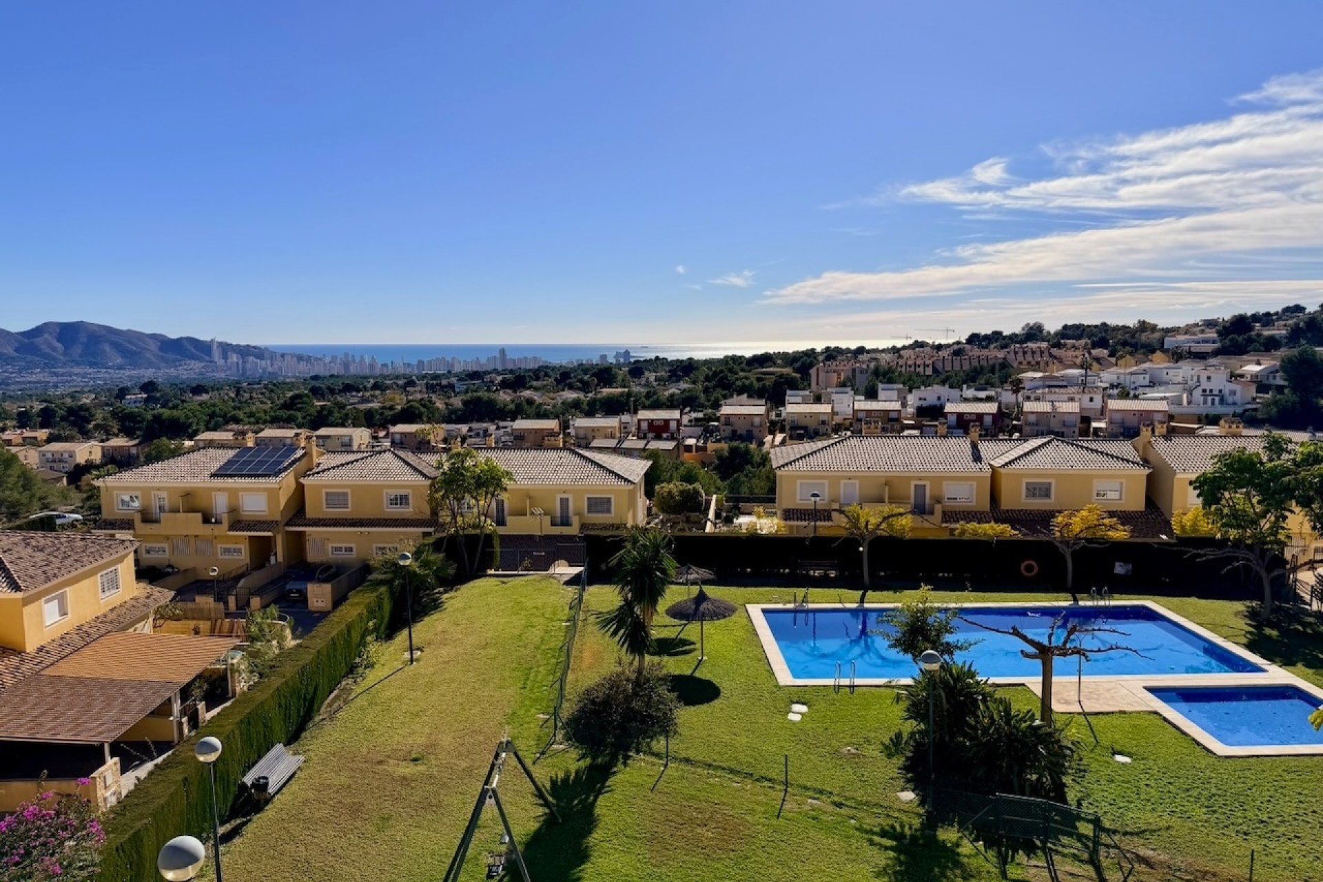 Reventa - Townhouse / Semi -
La Nucía - Urbanisations