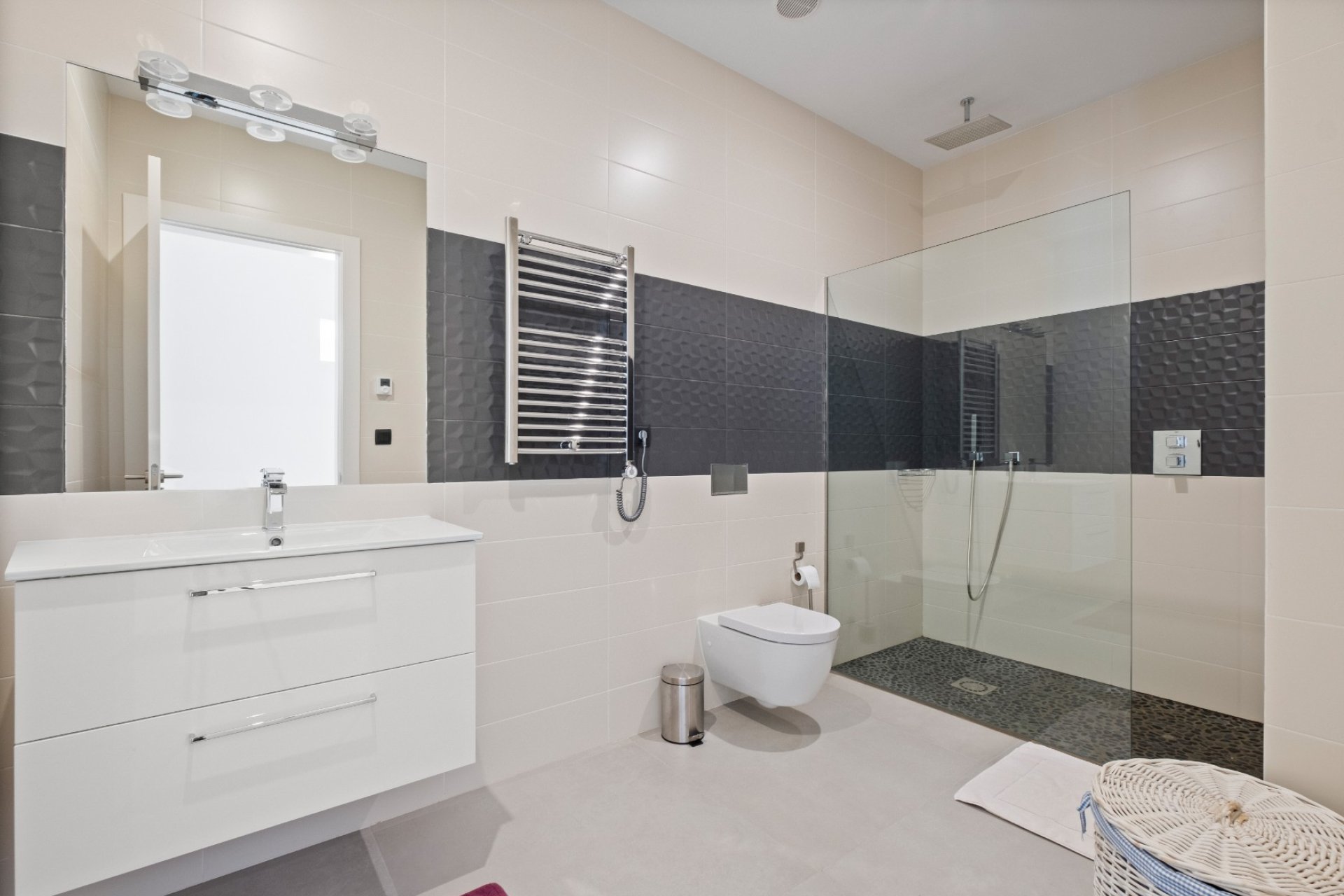 Reventa - Villa -
Altea