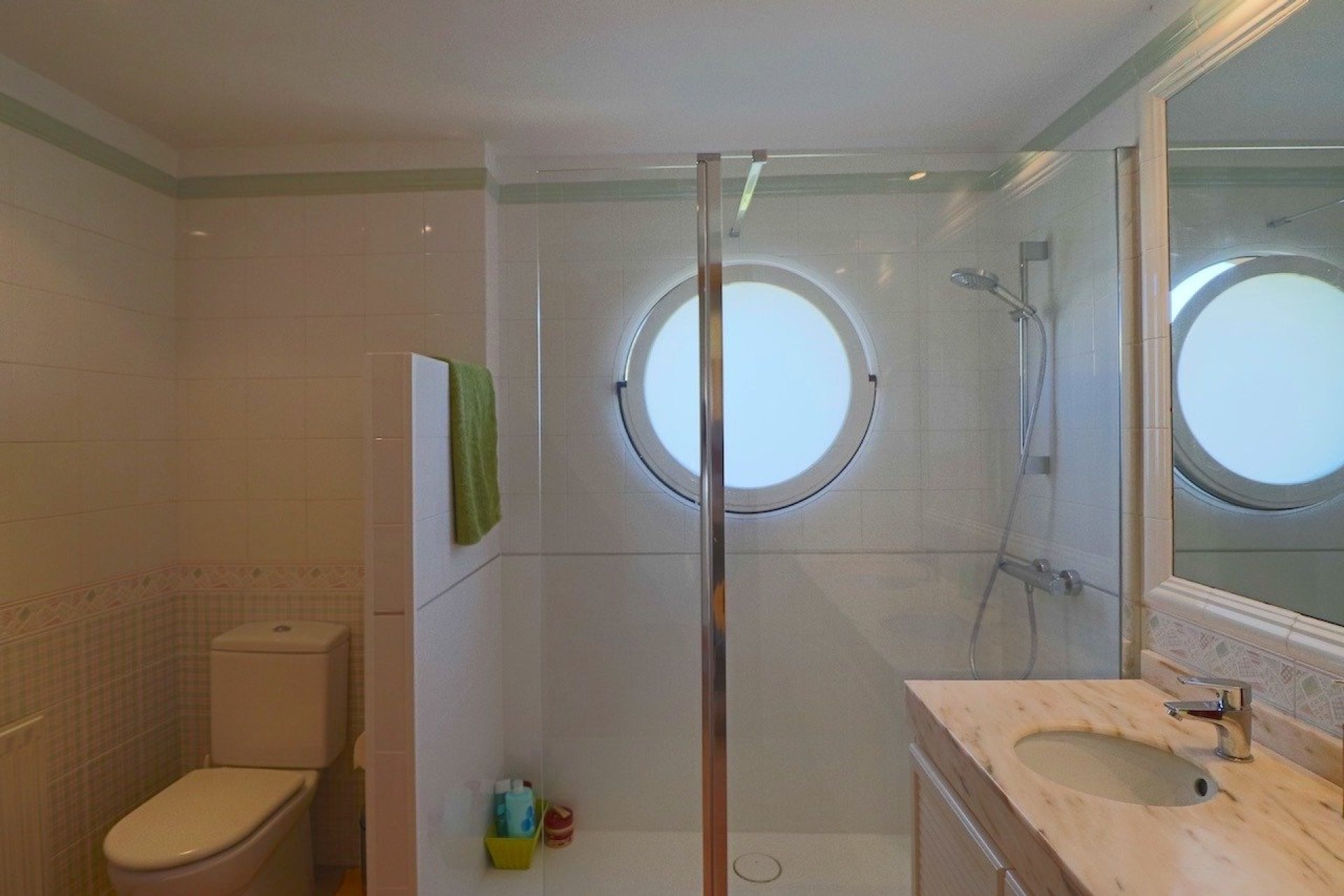 Reventa - Villa -
Benidorm - Urbanizaciones