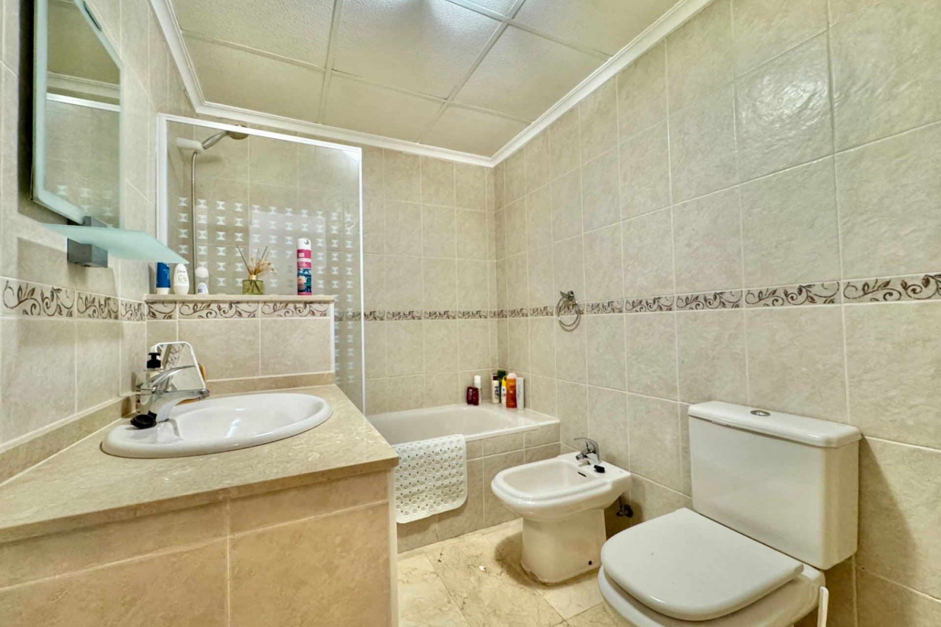 Reventa - Villa -
La Nucía - La Alberca