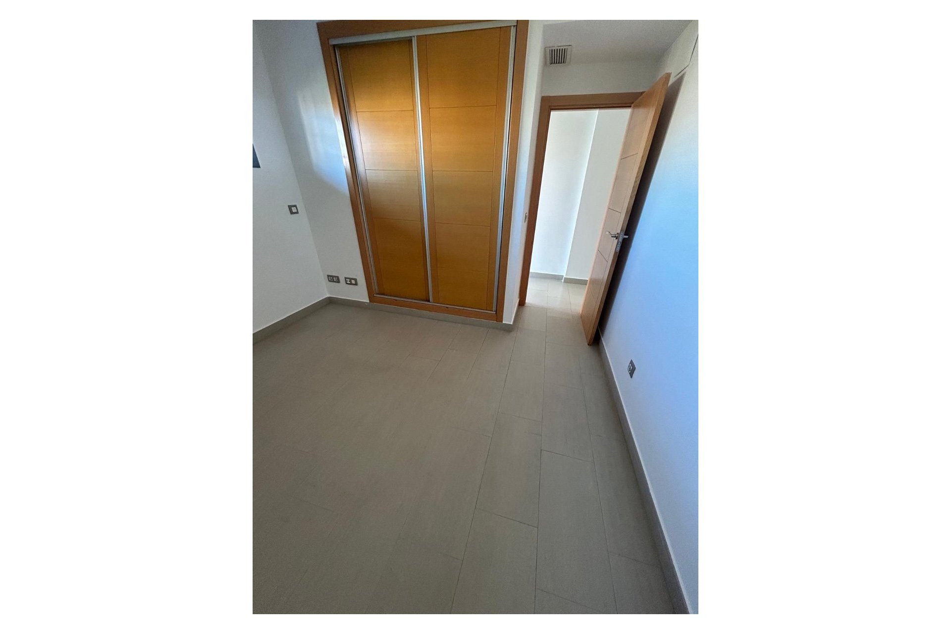 Revente - Appartement -
Albir