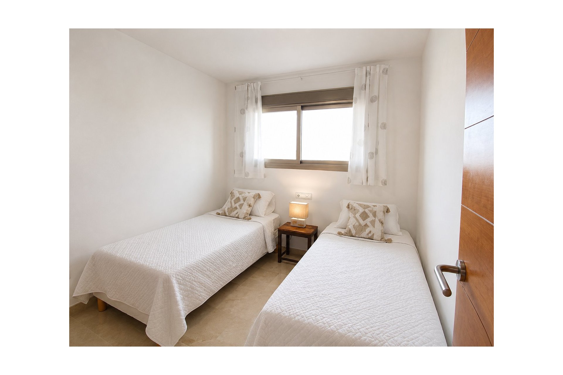 Revente - Appartement -
Albir