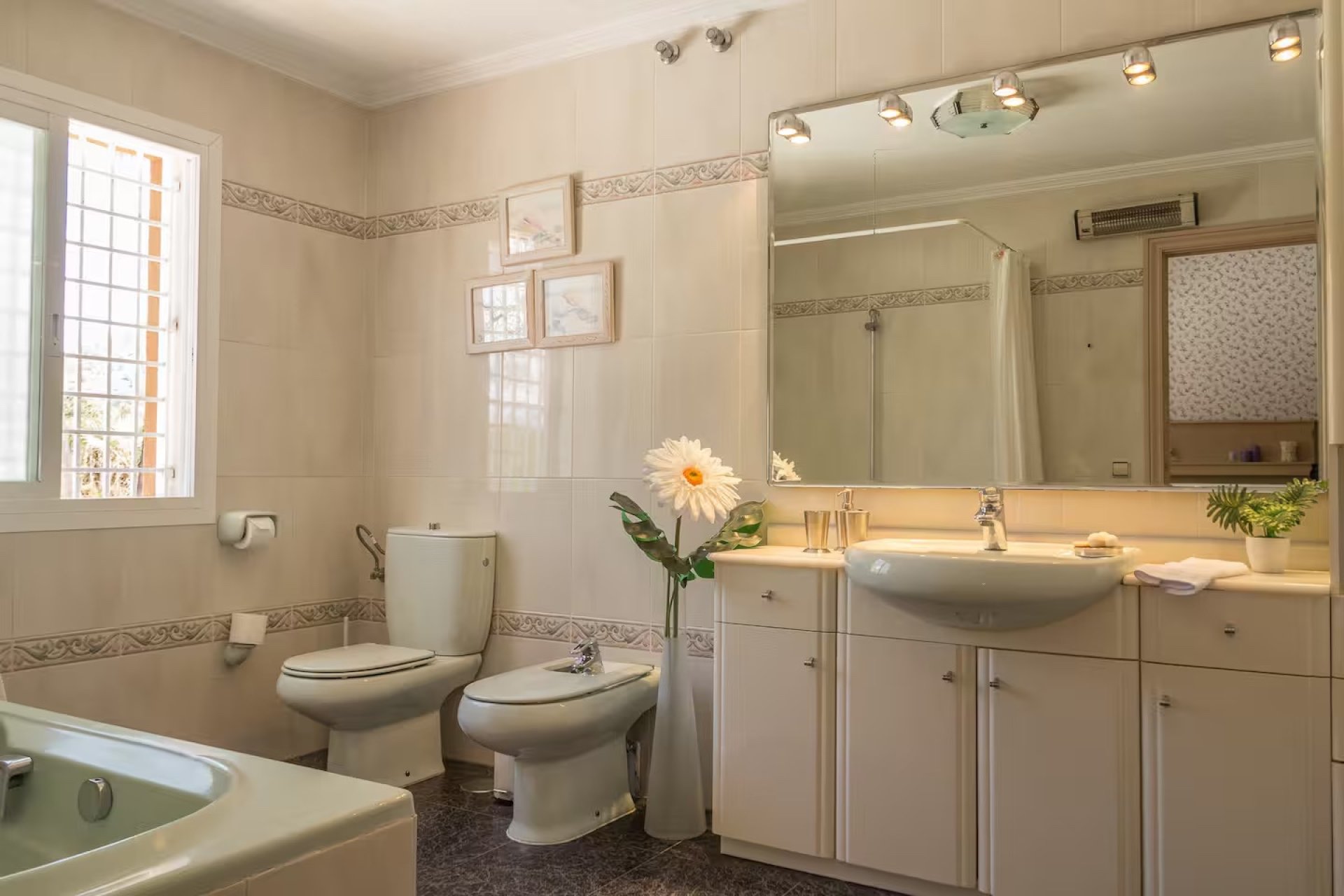 Revente -  Chalet / Villa -
Albir