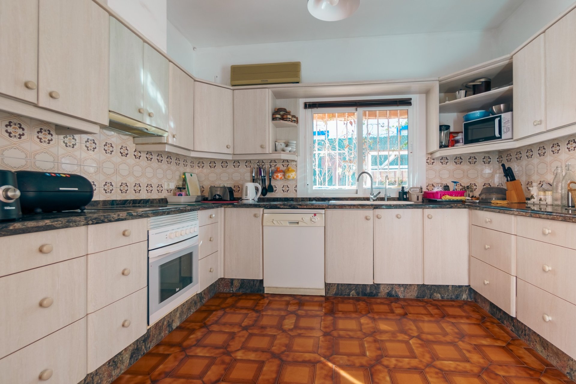 Revente -  Chalet / Villa -
Albir