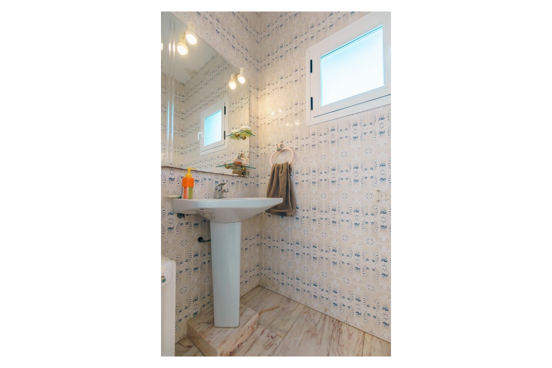 Revente -  Chalet / Villa -
Albir