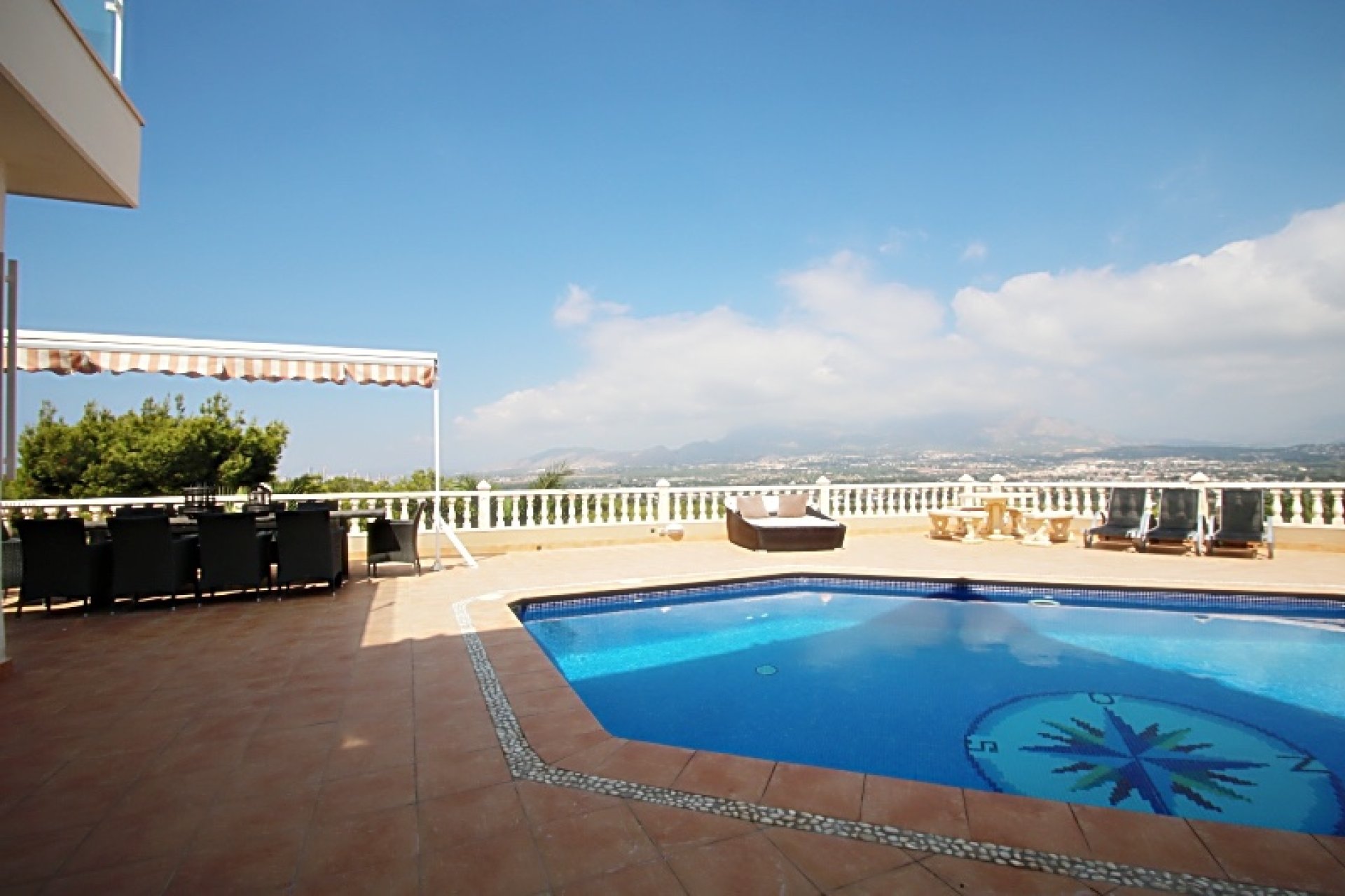 Revente -  Chalet / Villa -
Albir