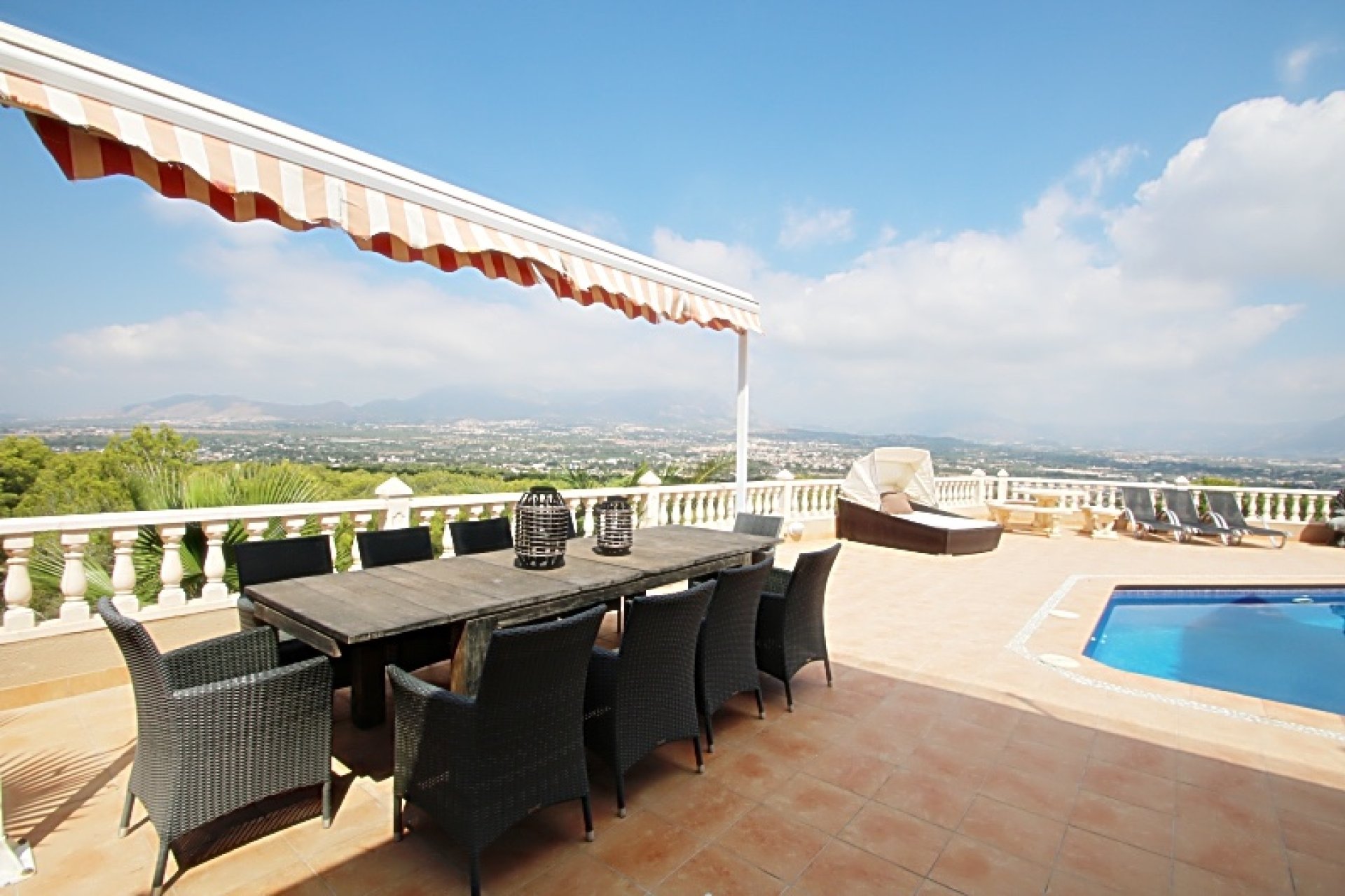 Revente -  Chalet / Villa -
Albir