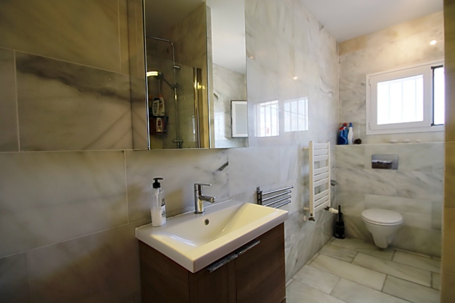 Revente -  Chalet / Villa -
Albir