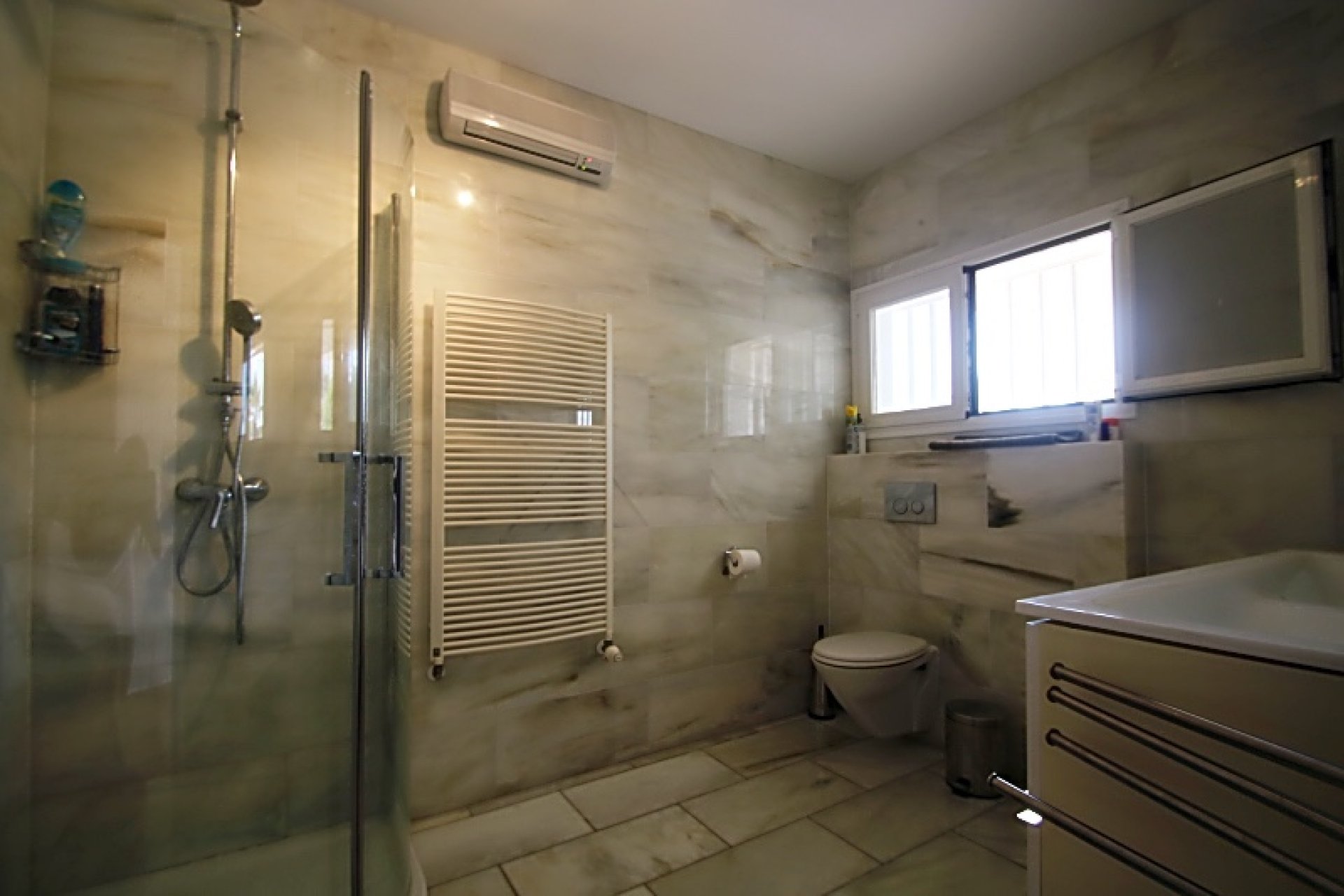 Revente -  Chalet / Villa -
Albir