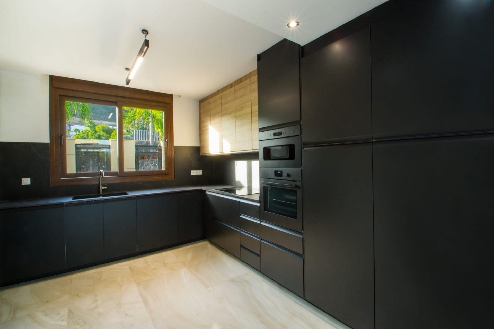Revente -  Chalet / Villa -
Finestrat