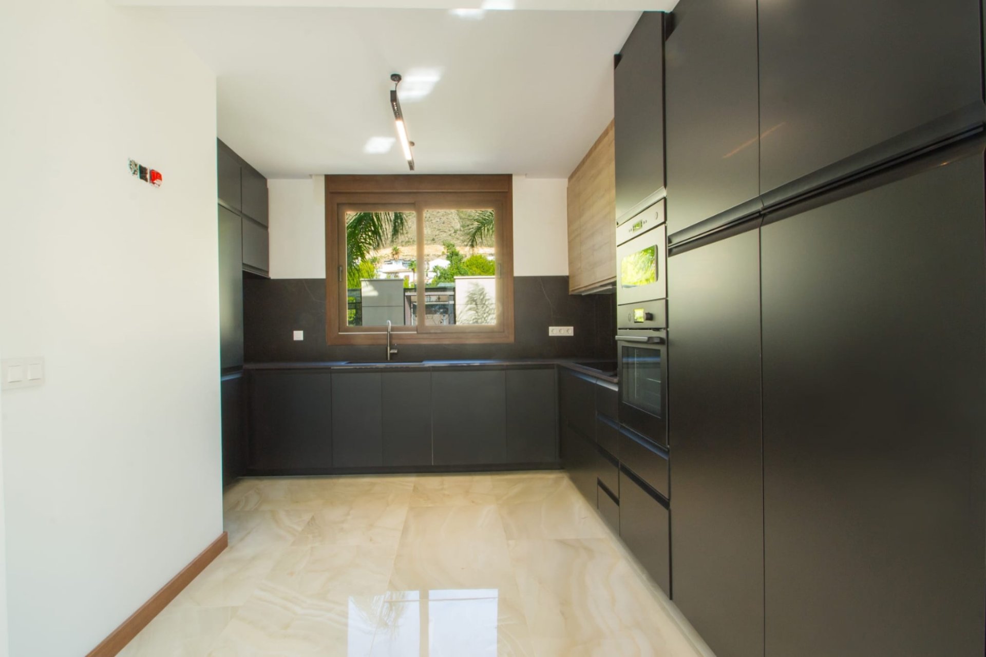 Revente -  Chalet / Villa -
Finestrat