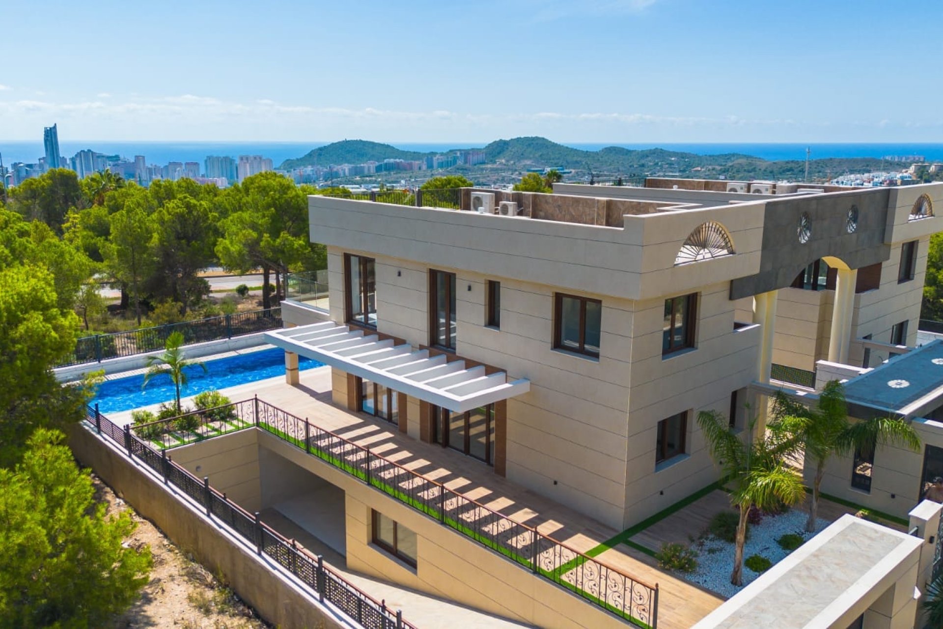 Revente -  Chalet / Villa -
Finestrat