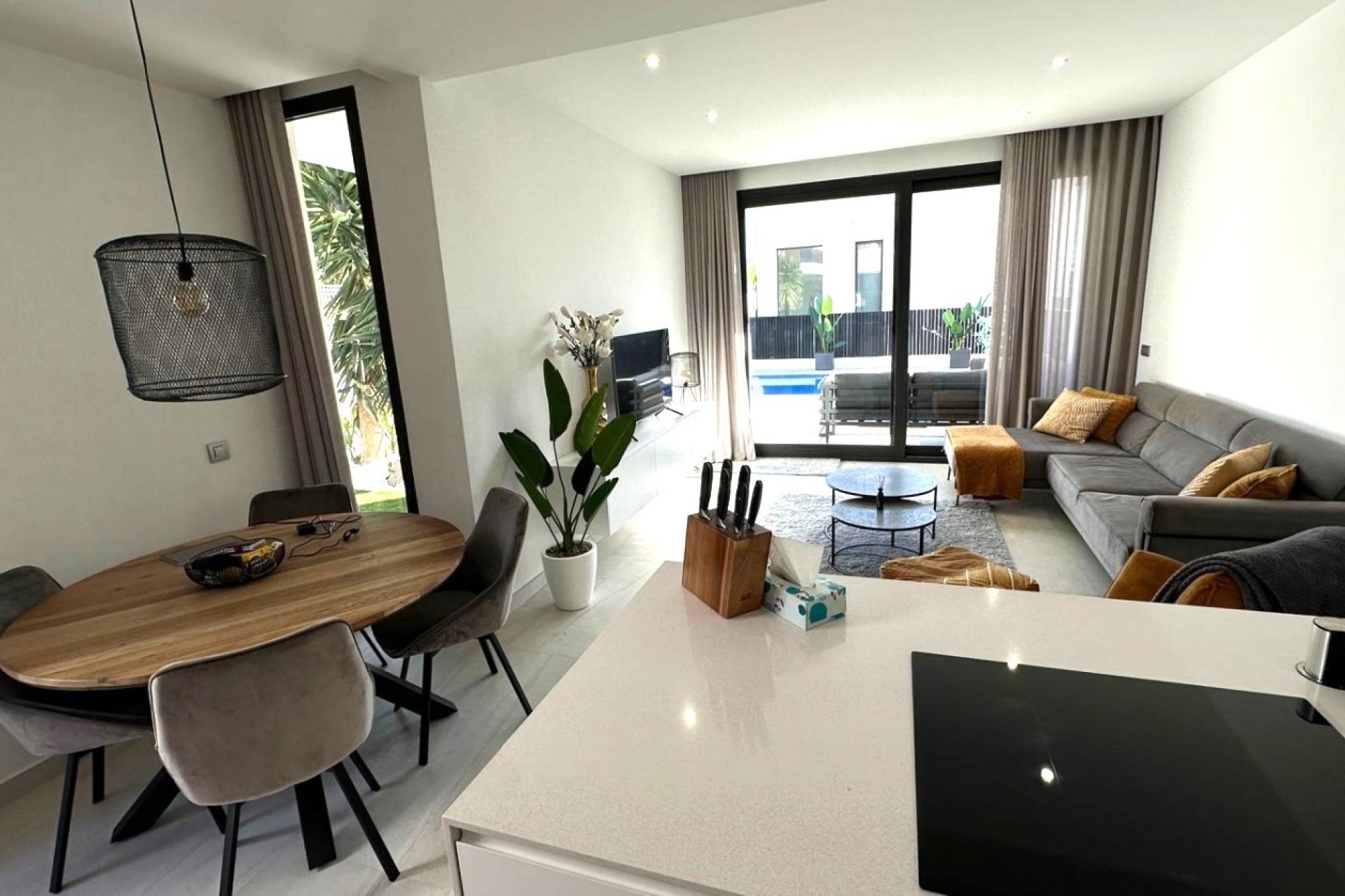 Revente -  Chalet / Villa -
Finestrat