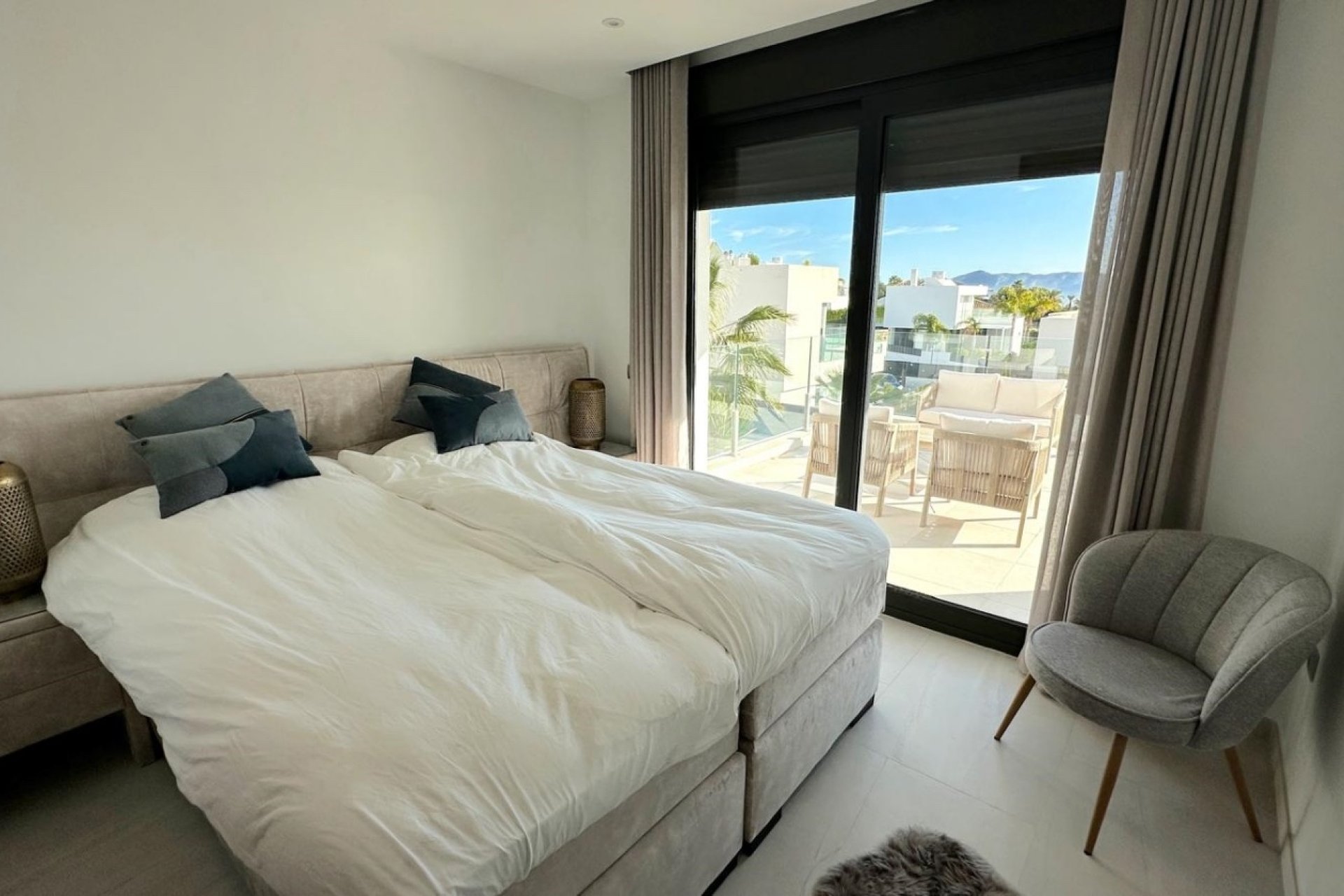 Revente -  Chalet / Villa -
Finestrat