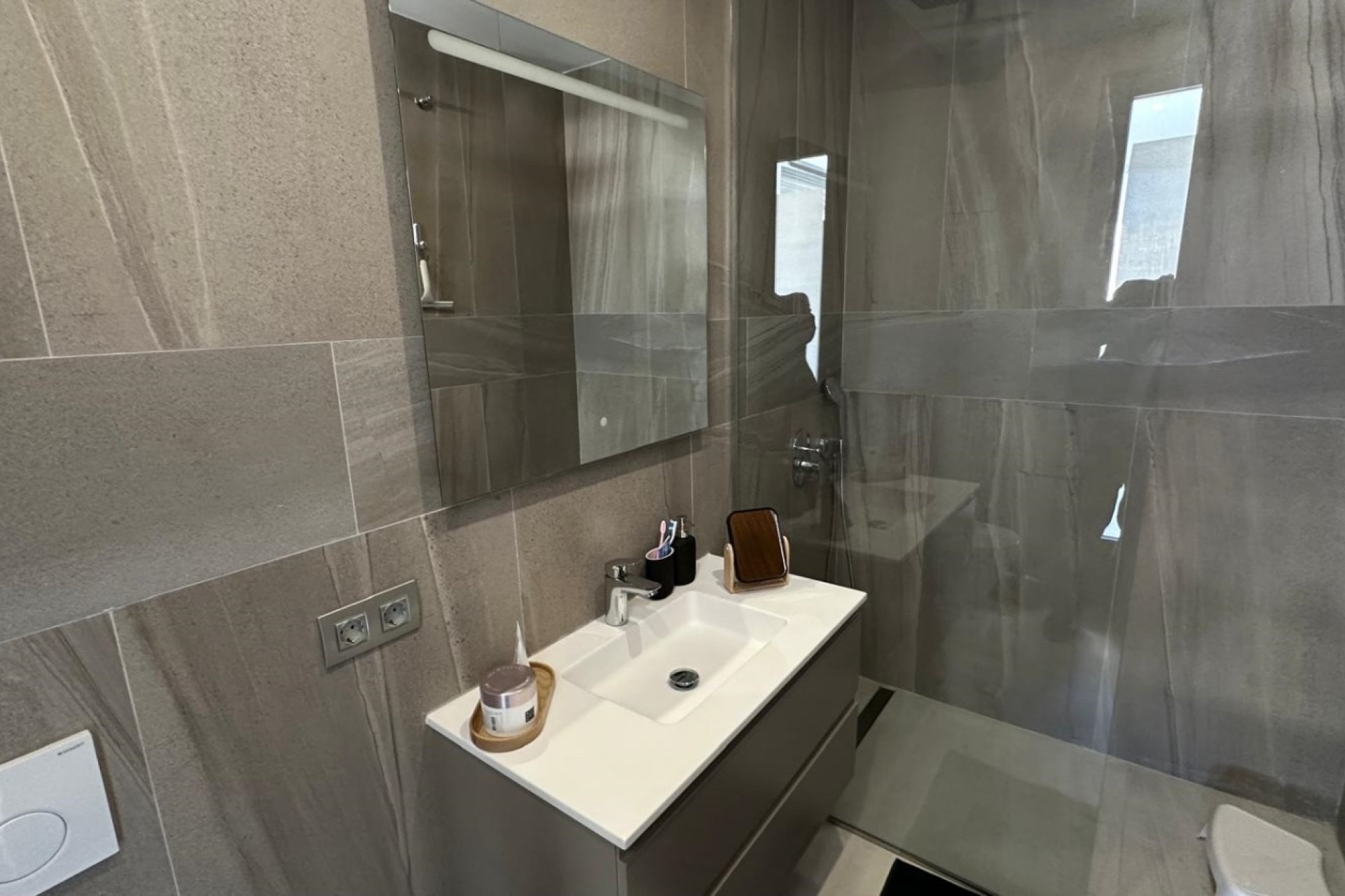 Revente -  Chalet / Villa -
Finestrat