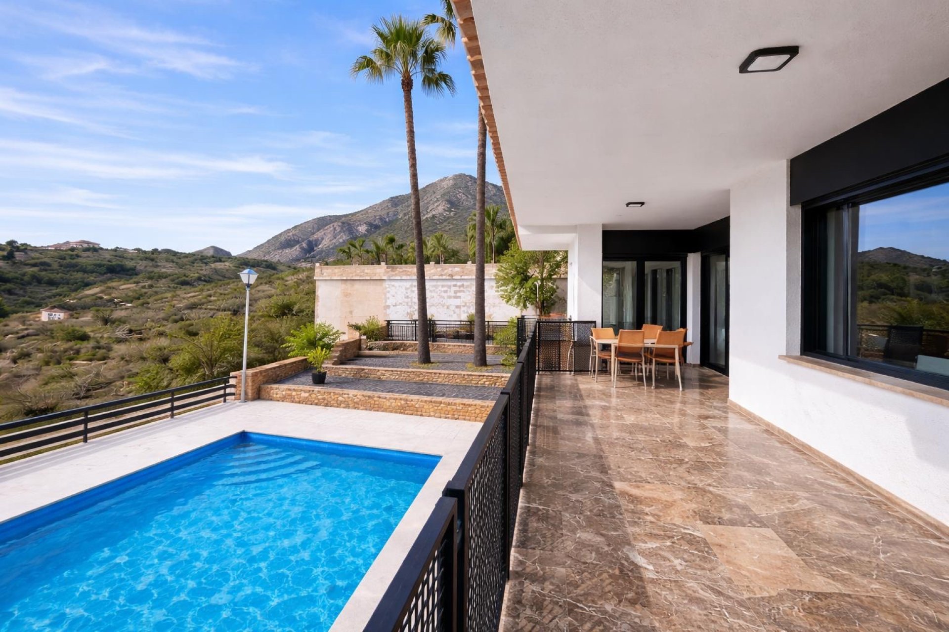 Revente -  Chalet / Villa -
La Nucía