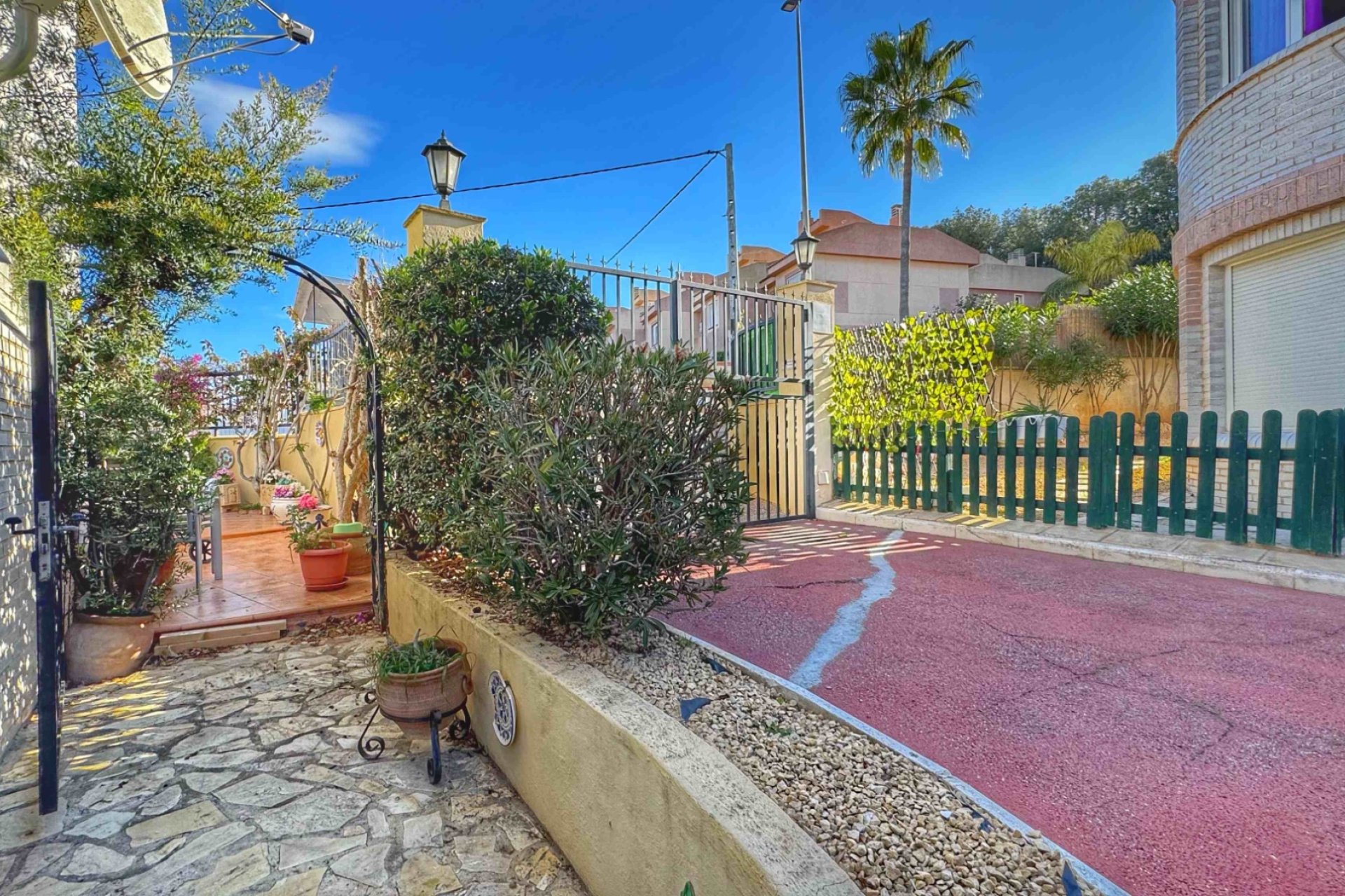 Revente - Maison mitoyenne -
Albir