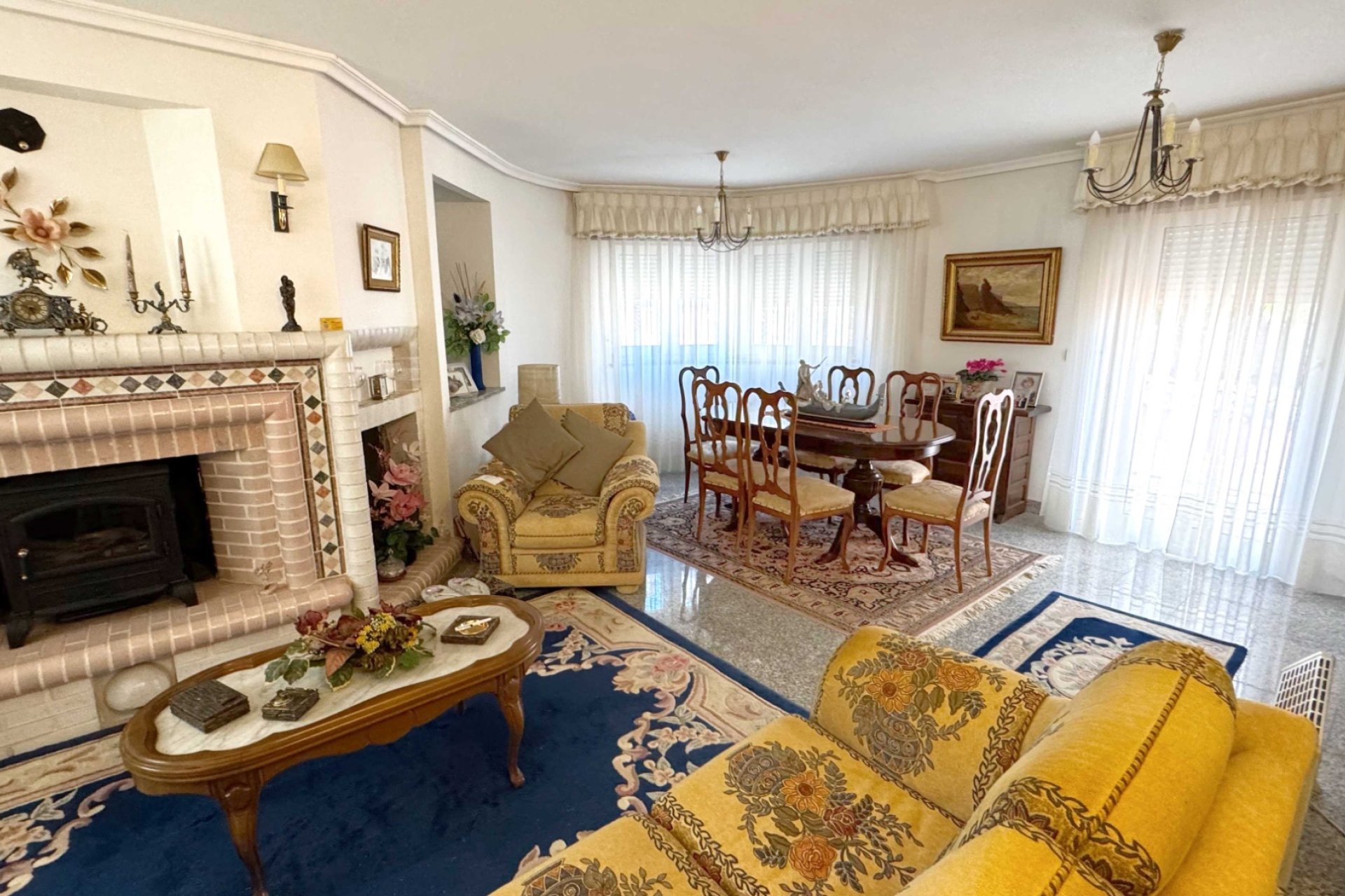 Revente - Maison mitoyenne -
Albir