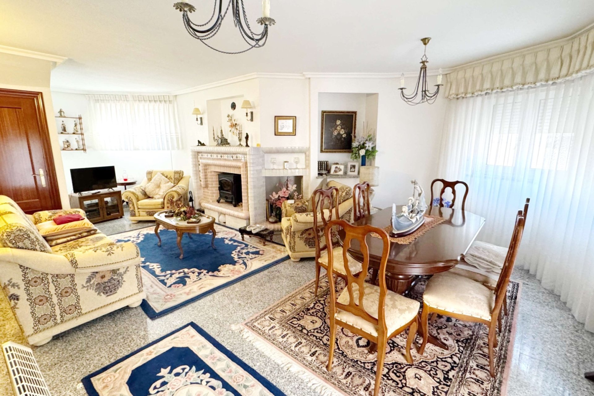Revente - Maison mitoyenne -
Albir