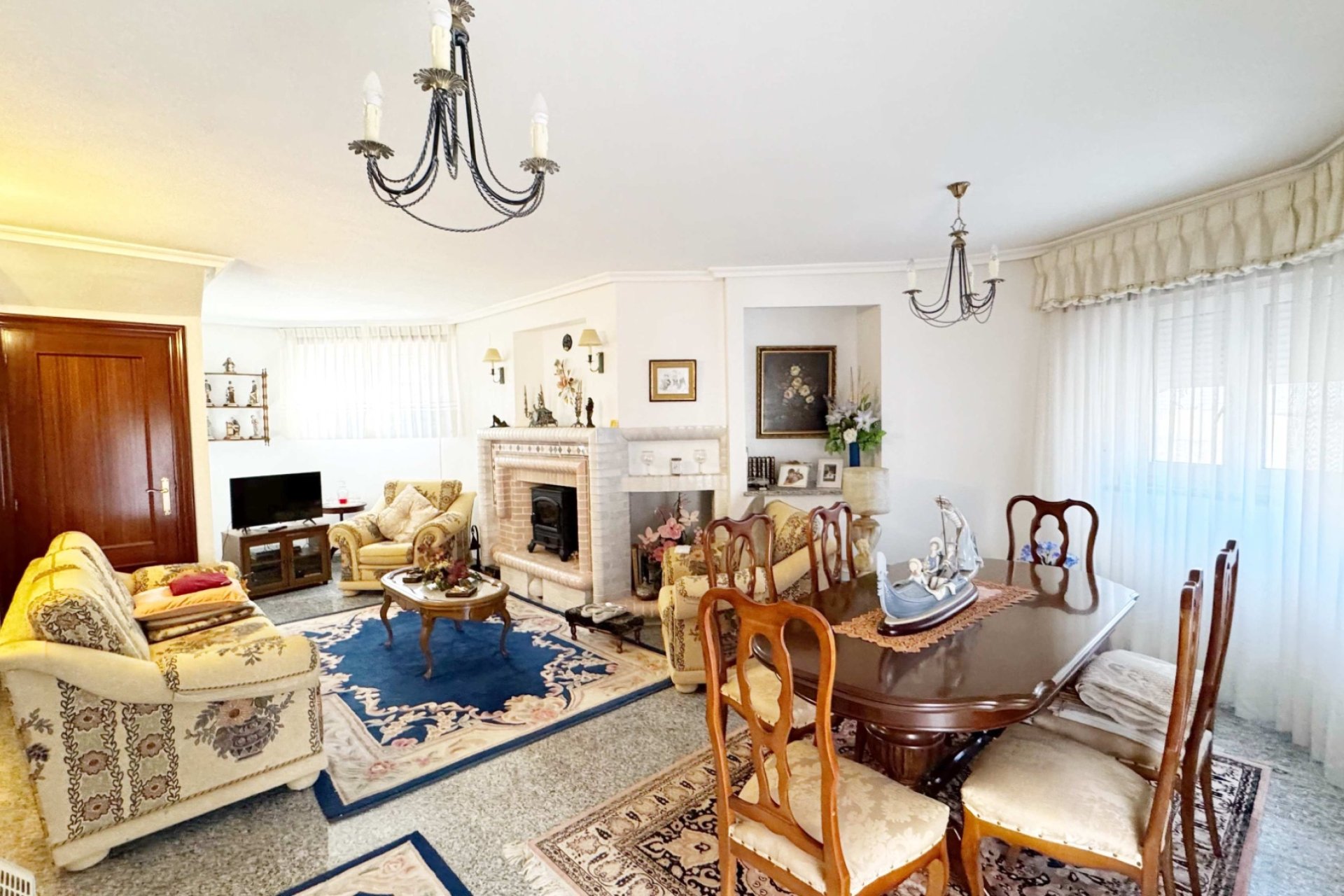 Revente - Maison mitoyenne -
Albir