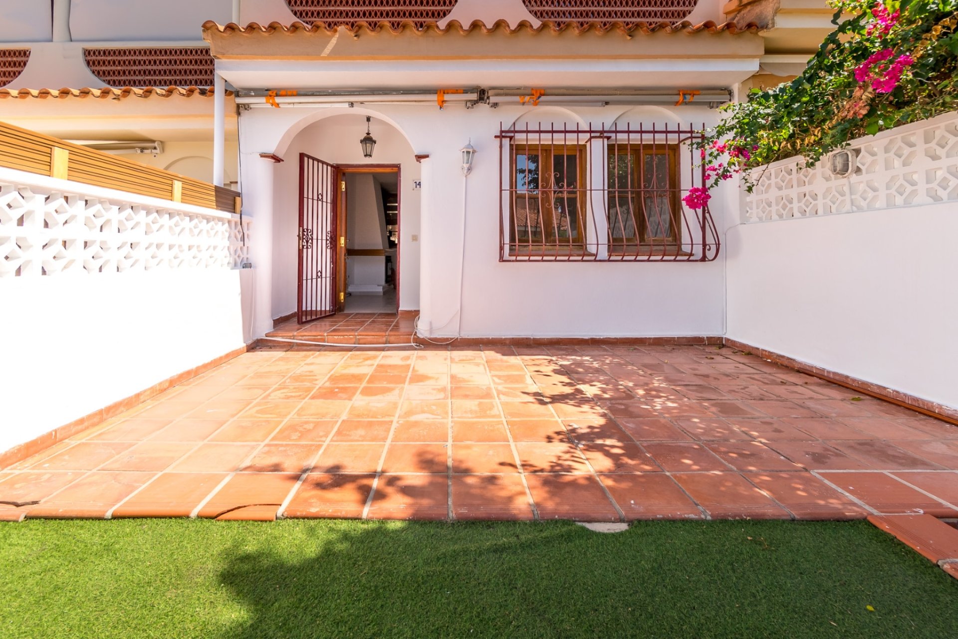 Revente - Maison mitoyenne -
Albir