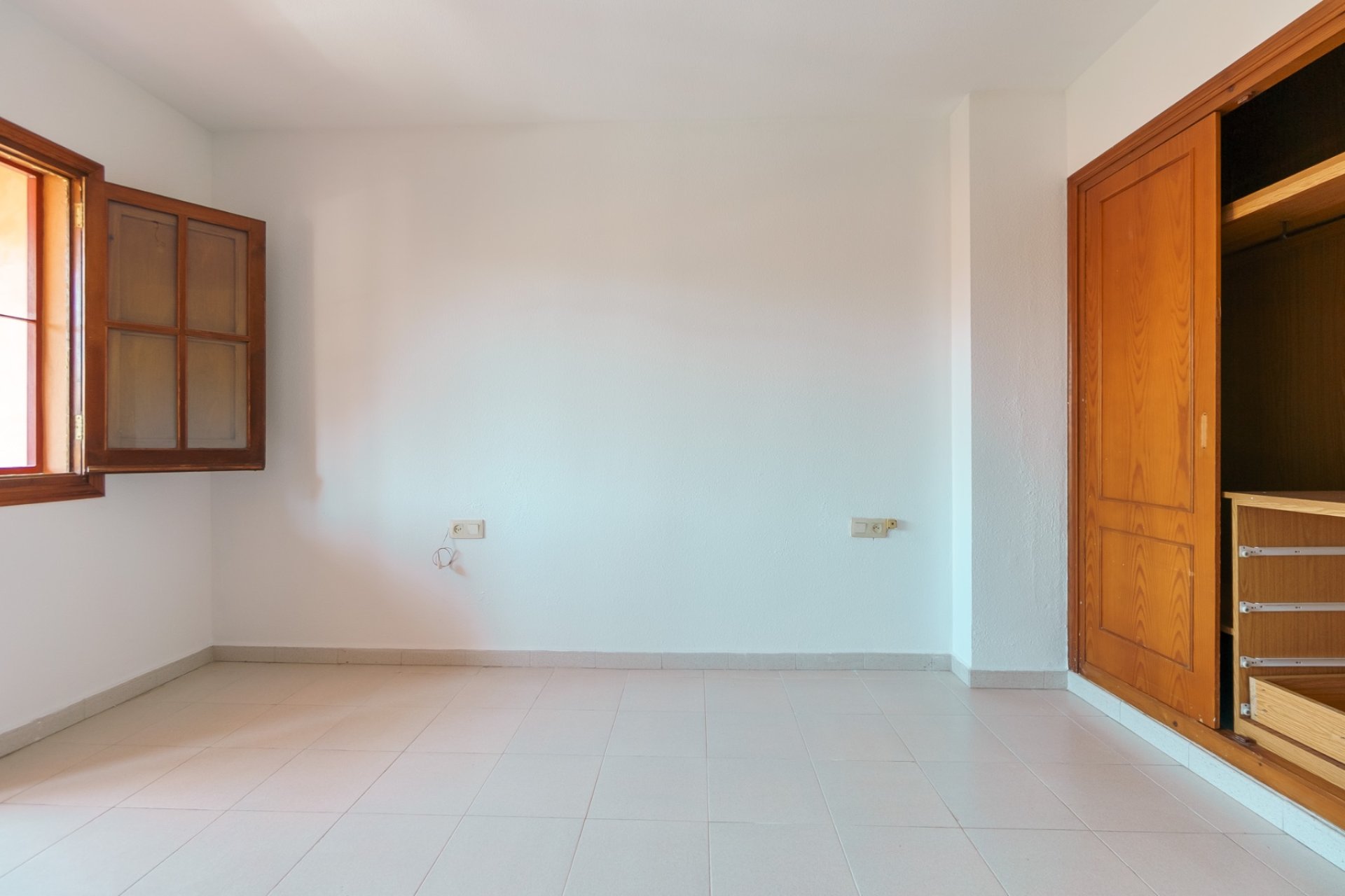 Revente - Maison mitoyenne -
Albir