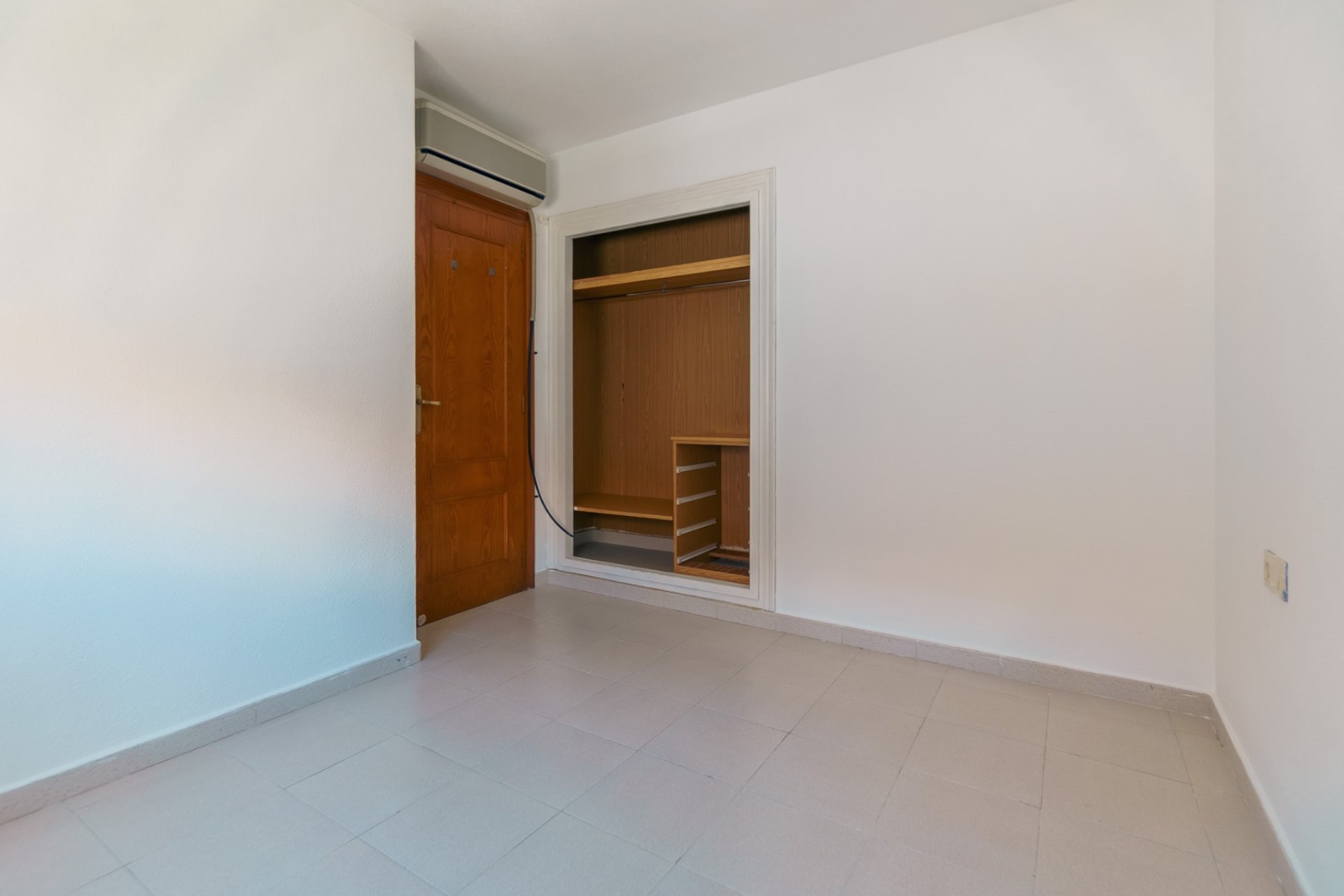 Revente - Maison mitoyenne -
Albir