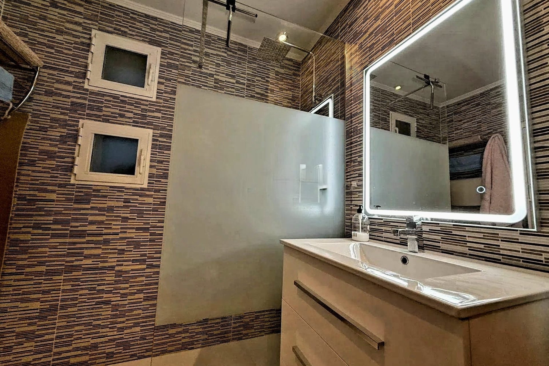 Revente - Maison mitoyenne -
La Nucía