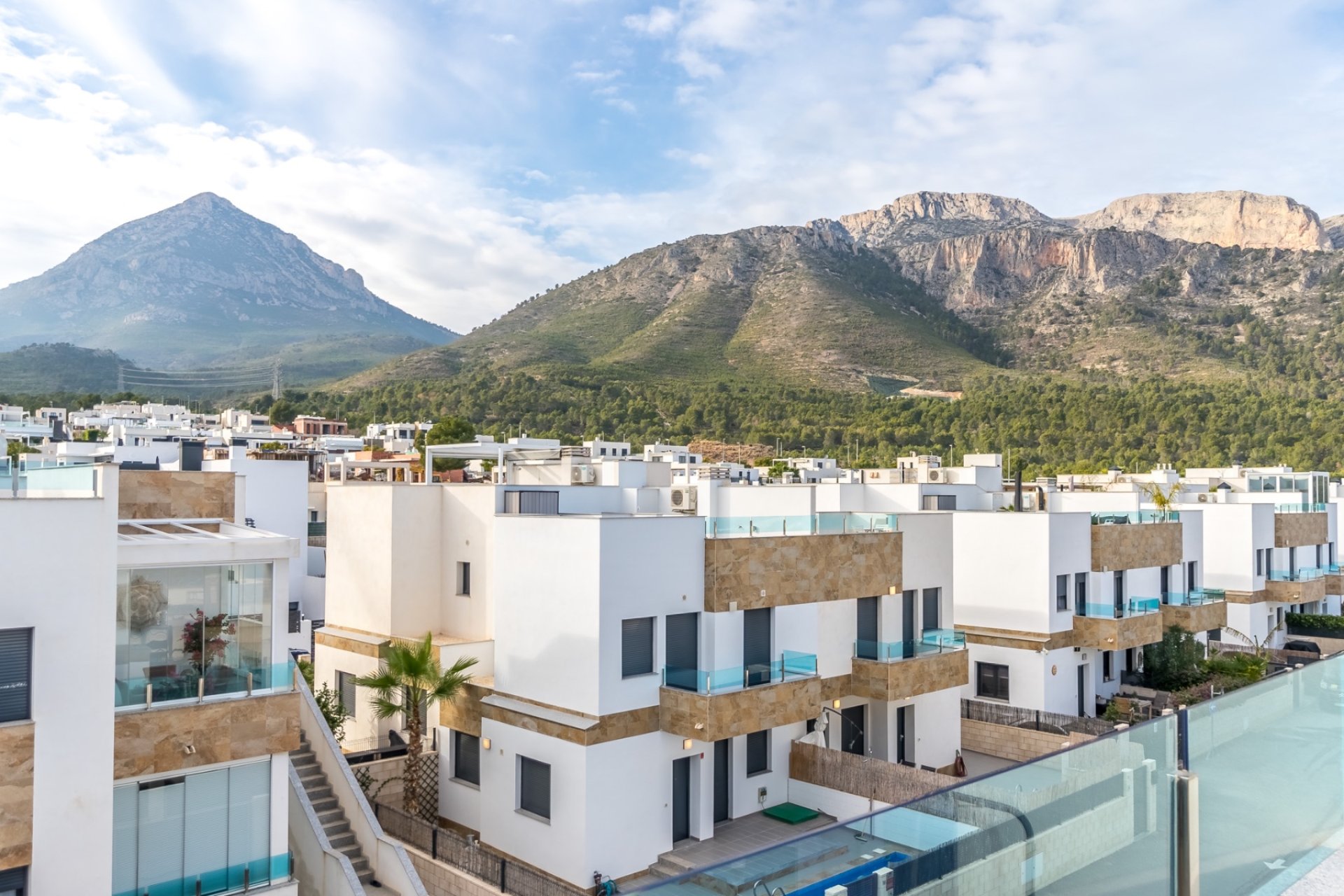 Revente - Maison mitoyenne -
Polop