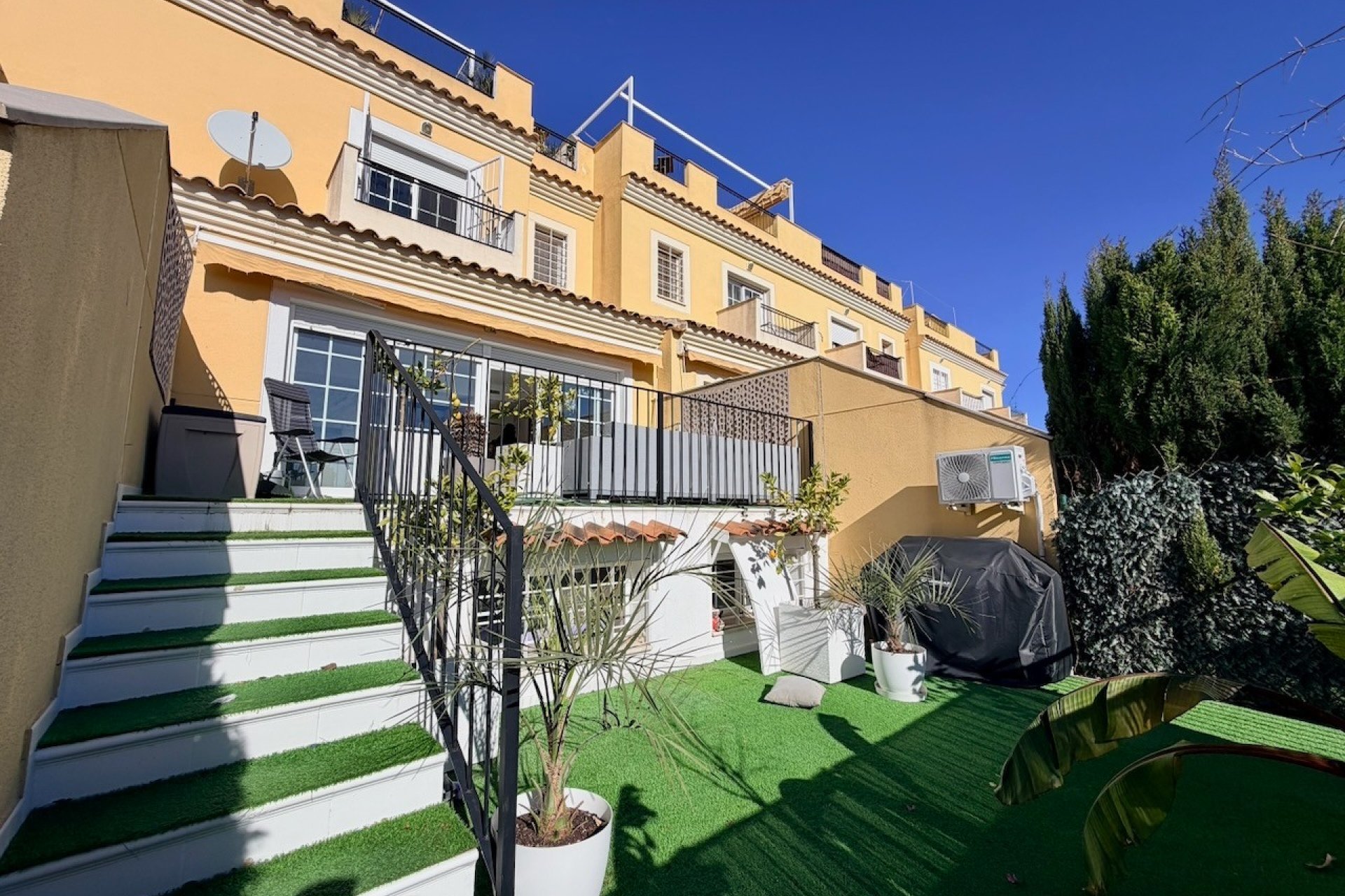 Revente - Townhouse / Semi -
La Nucía - Urbanisations