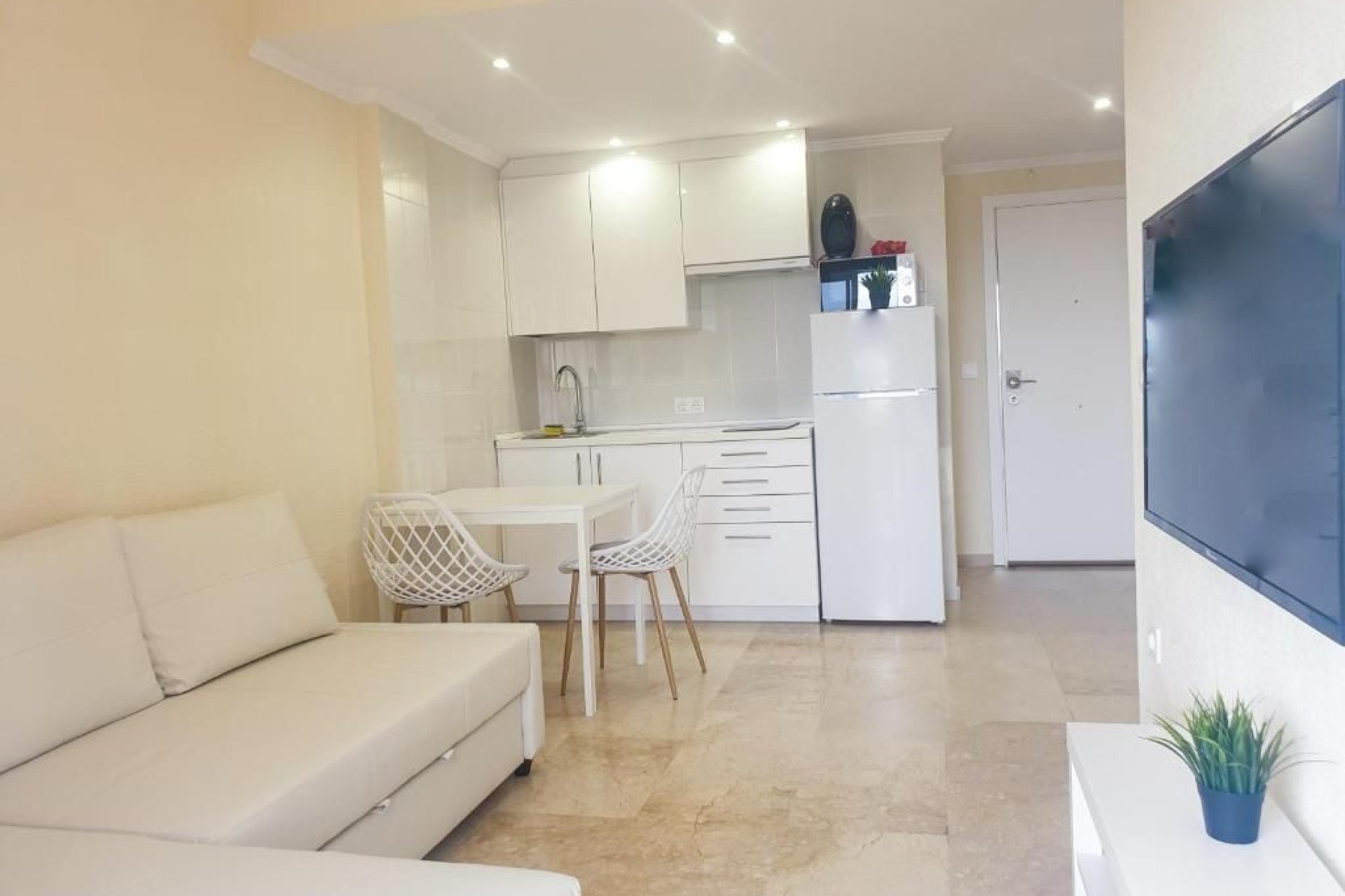 Turístico, disponible para cortas estancias - Apartamento / piso -
Albir