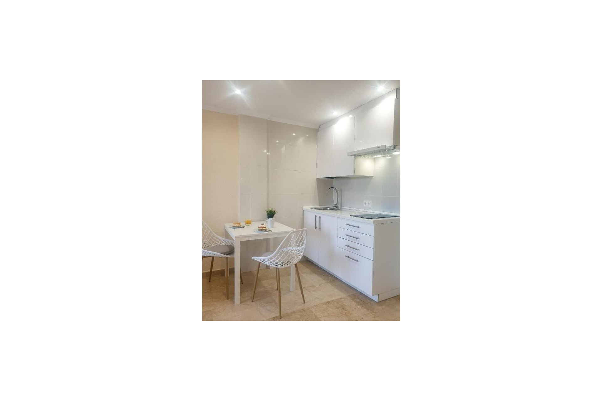 Turístico, disponible para cortas estancias - Apartamento / piso -
Albir