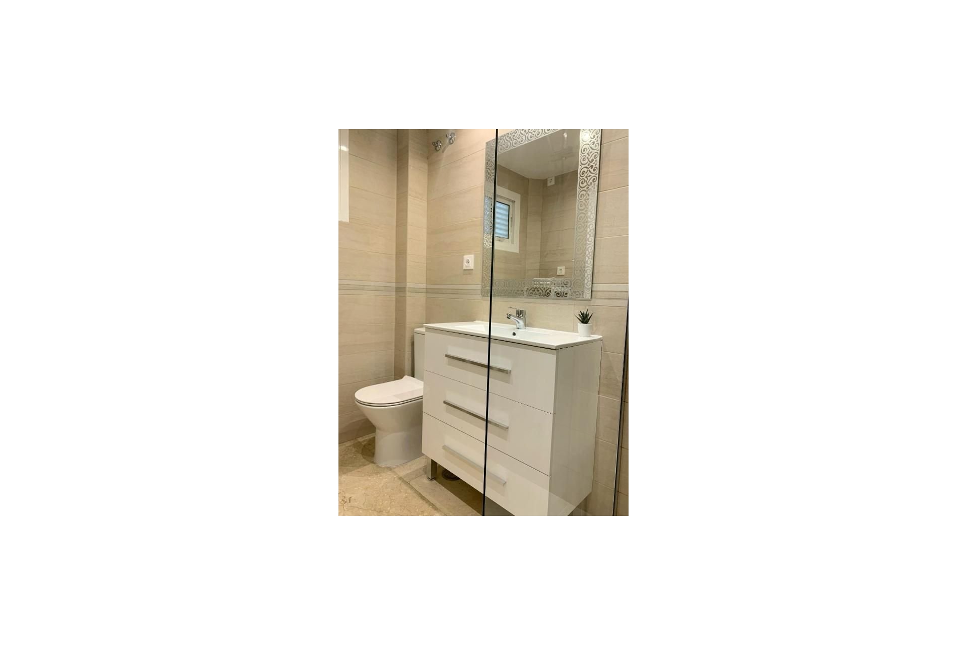 Turístico, disponible para cortas estancias - Apartamento / piso -
Albir