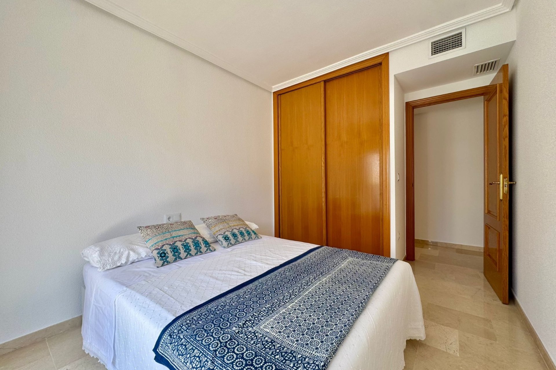 Verhuur Korte Termijn - Appartement / Flat -
Albir