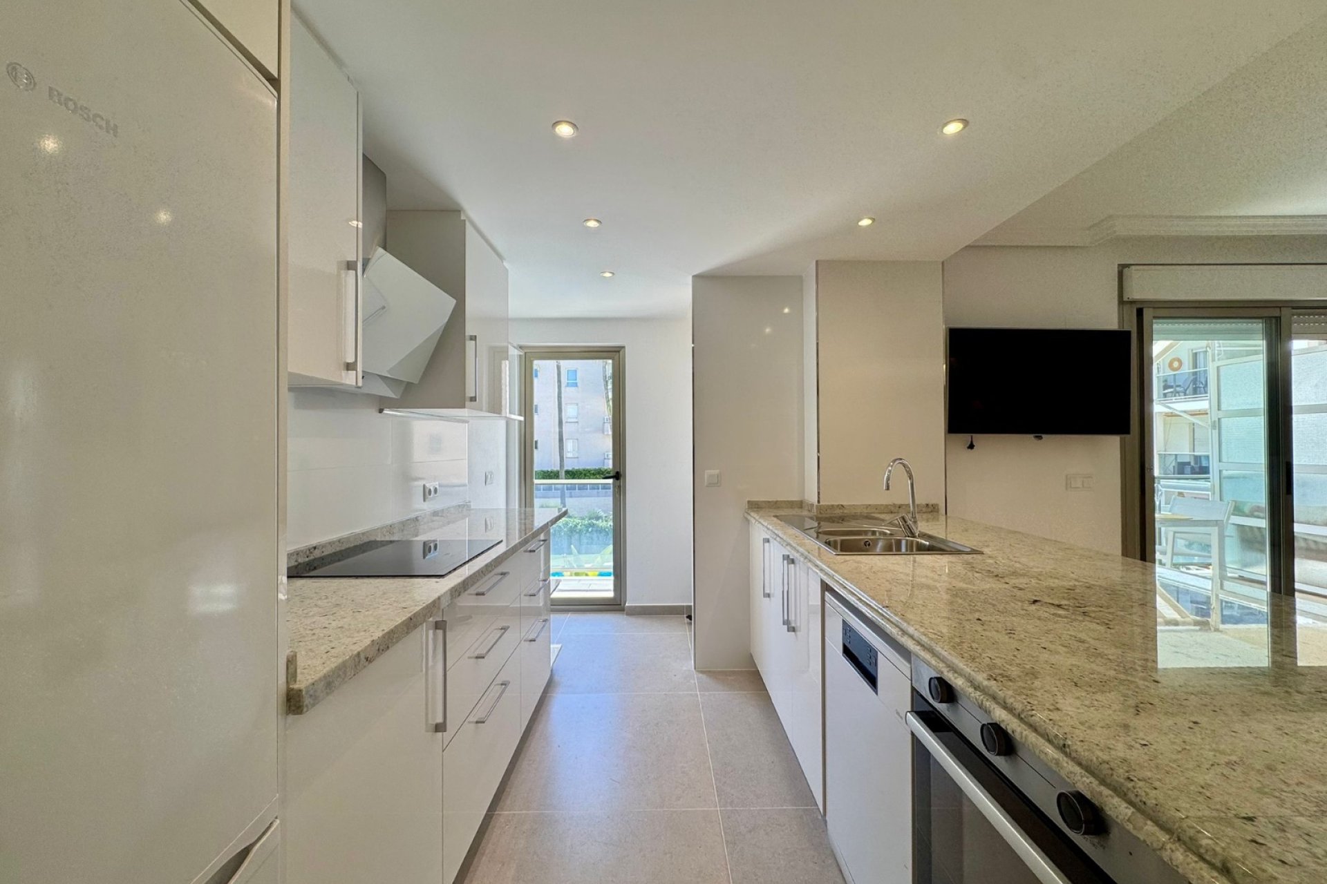 Verhuur Korte Termijn - Appartement / Flat -
Albir