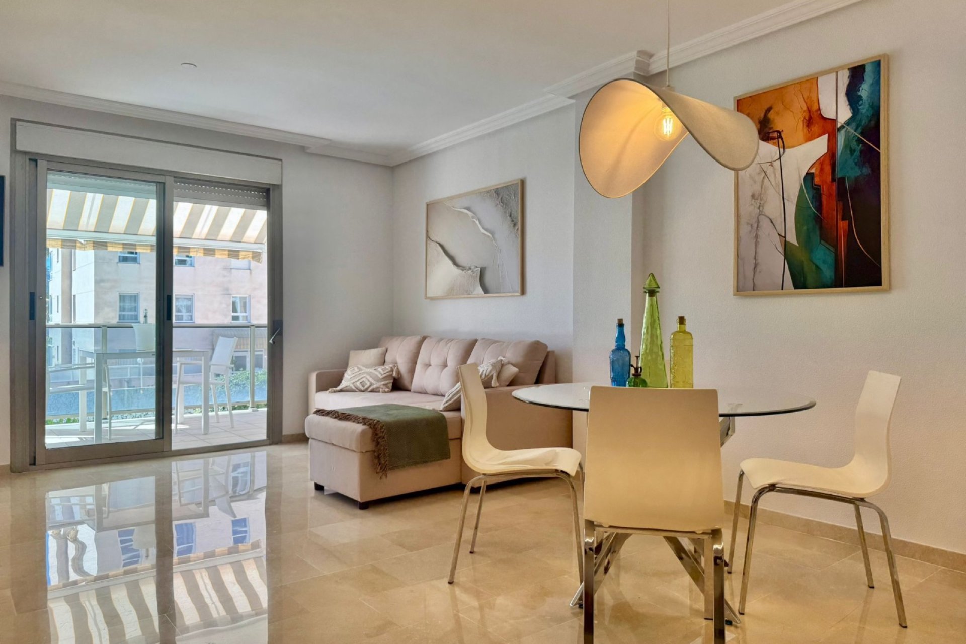 Verhuur Korte Termijn - Appartement / Flat -
Albir