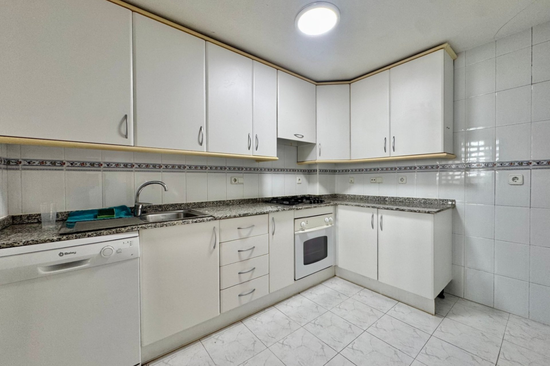 Videresalg - Apartment -
Albir