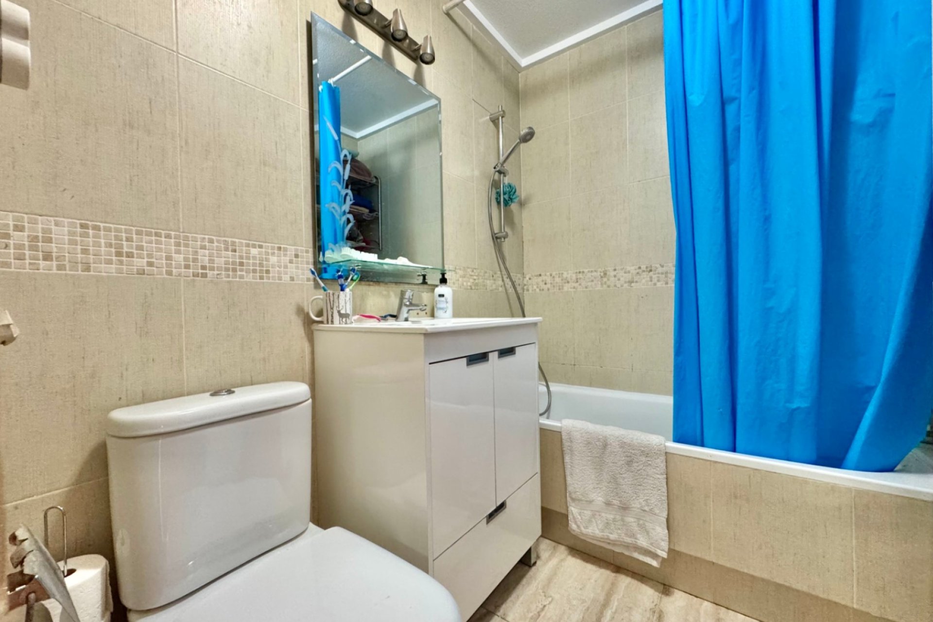 Videresalg - apartment -
Benidorm - Playa Poniente