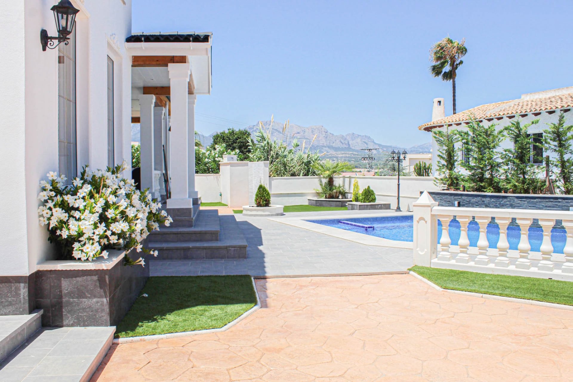 Videresalg -  Hytte / villa -
Albir