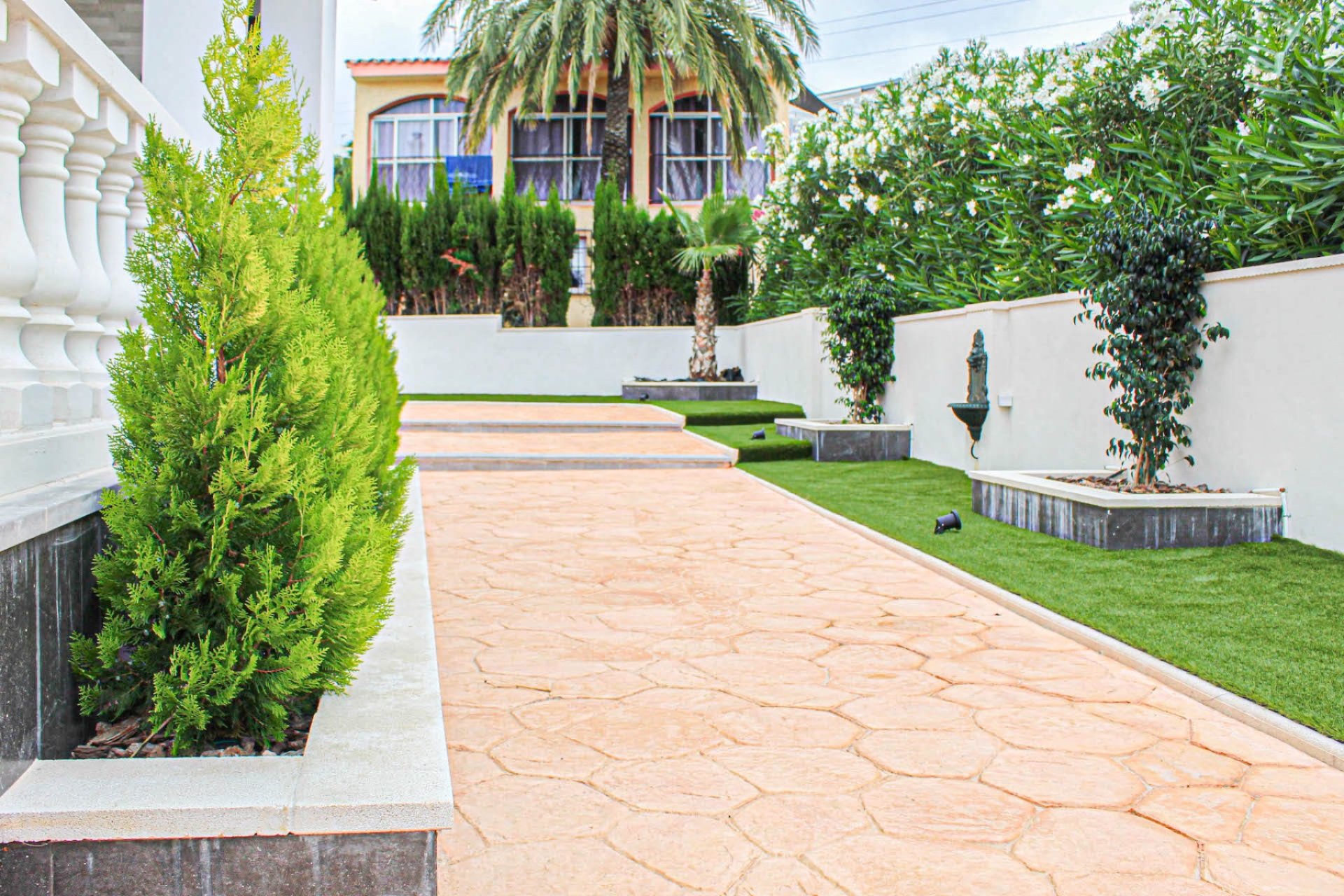 Videresalg -  Hytte / villa -
Albir