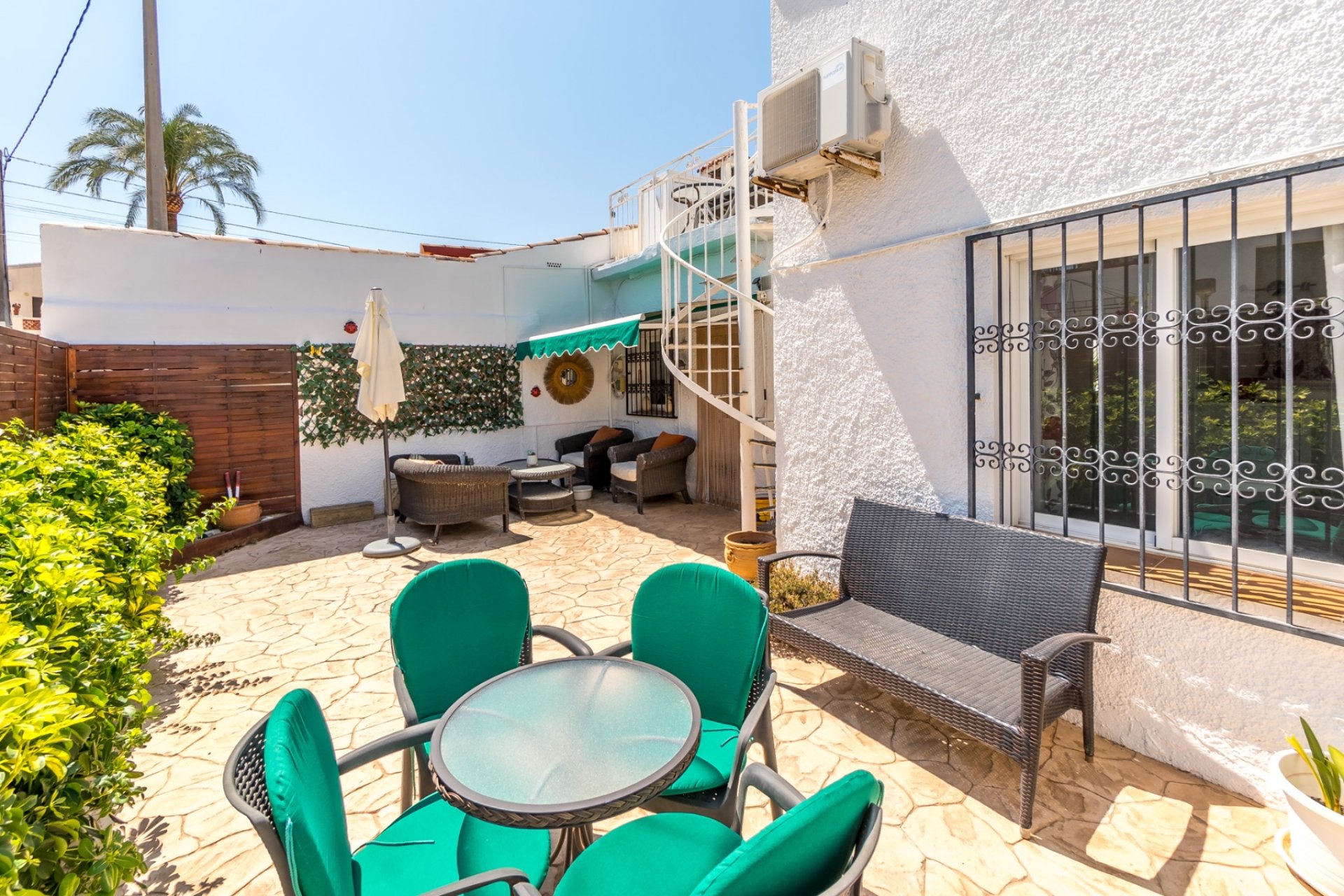 Videresalg -  Hytte / villa -
Albir