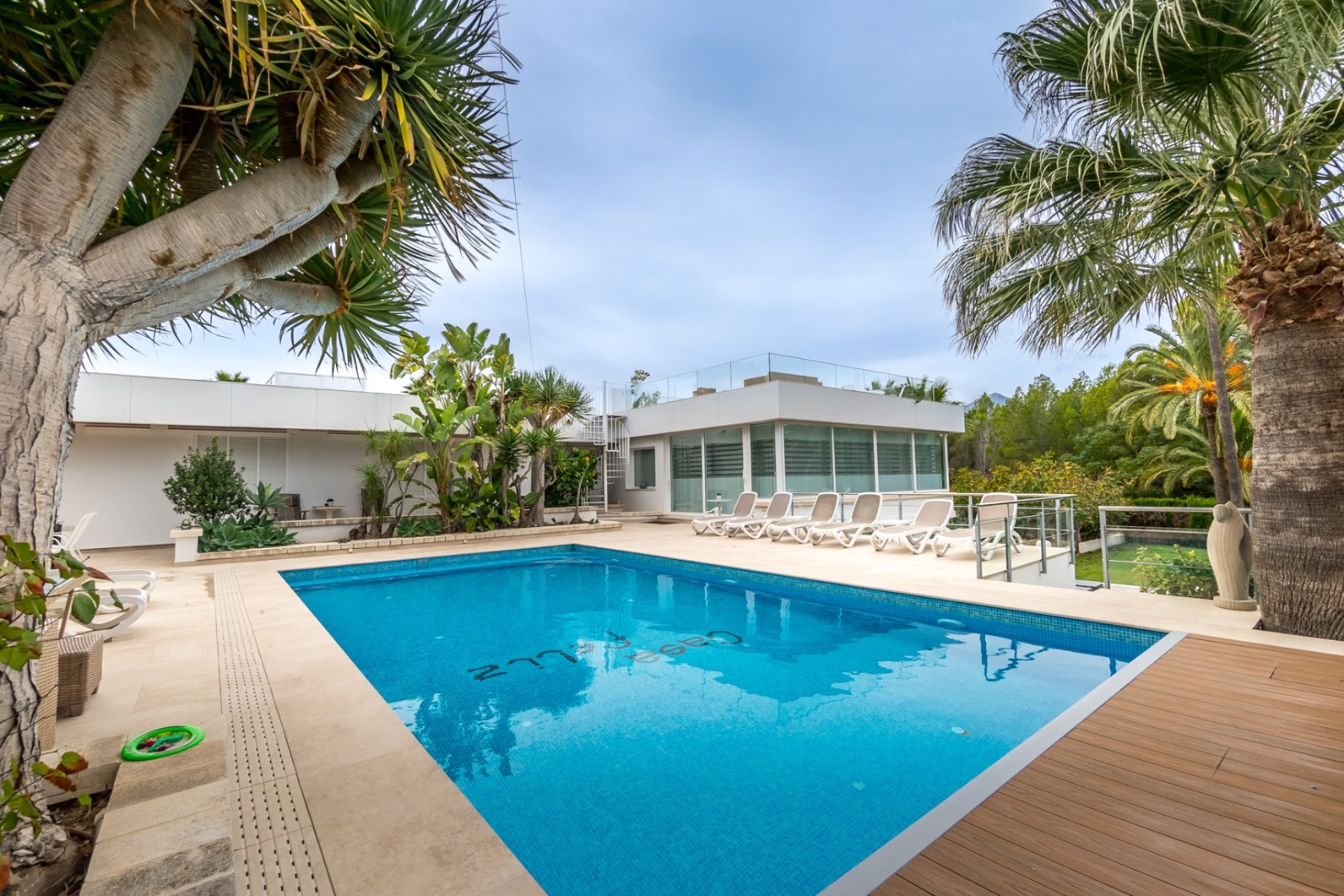 Videresalg -  Hytte / villa -
Albir