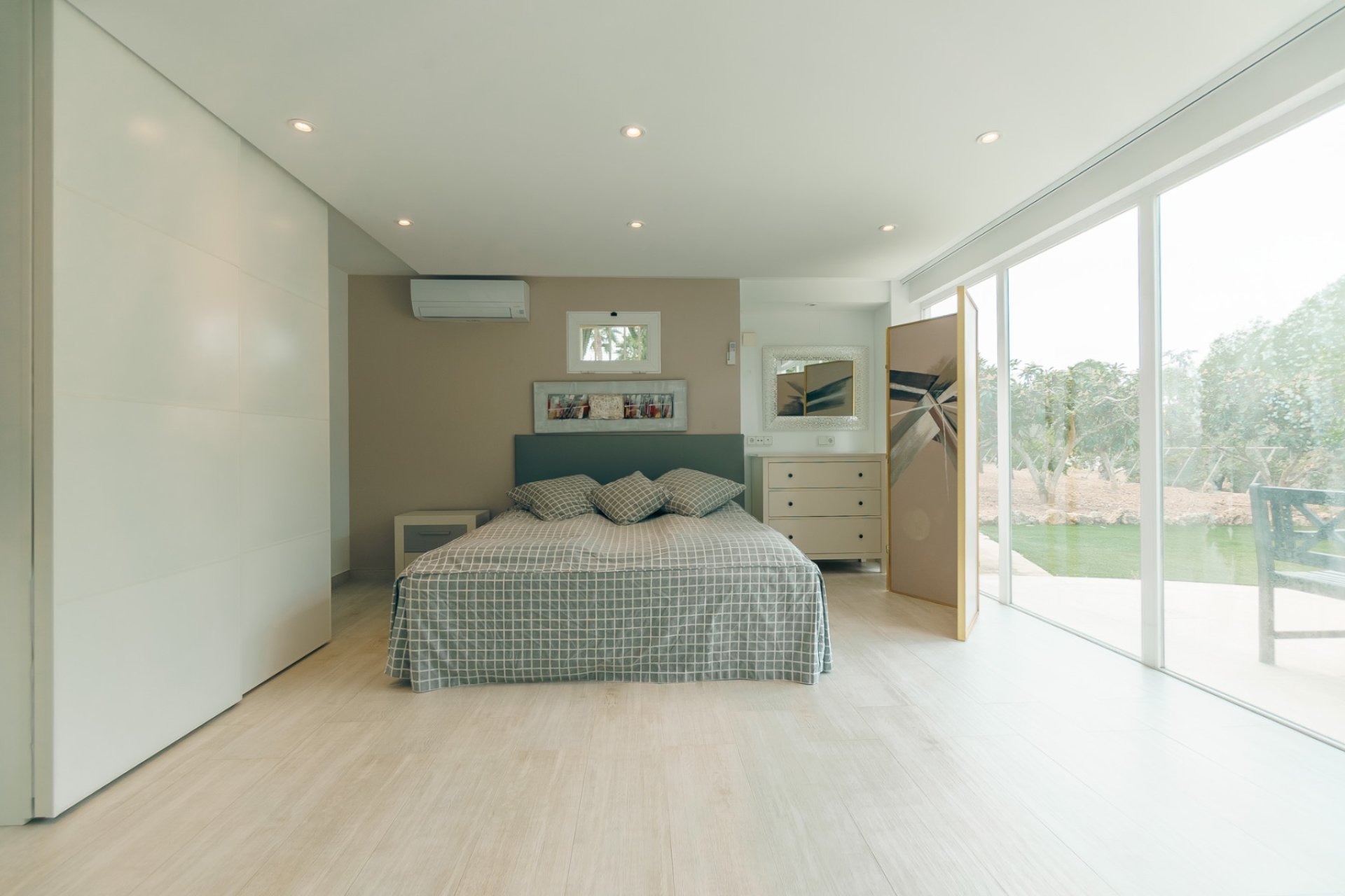 Videresalg -  Hytte / villa -
Albir