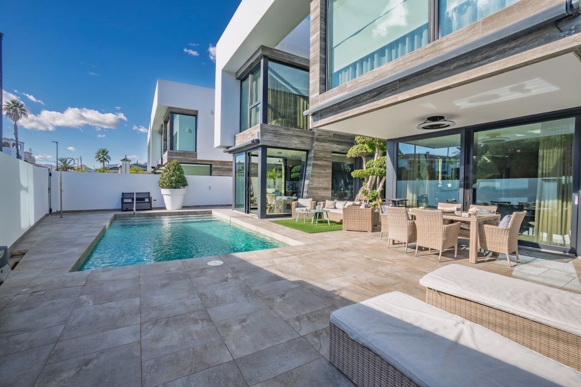 Videresalg -  Hytte / villa -
Albir