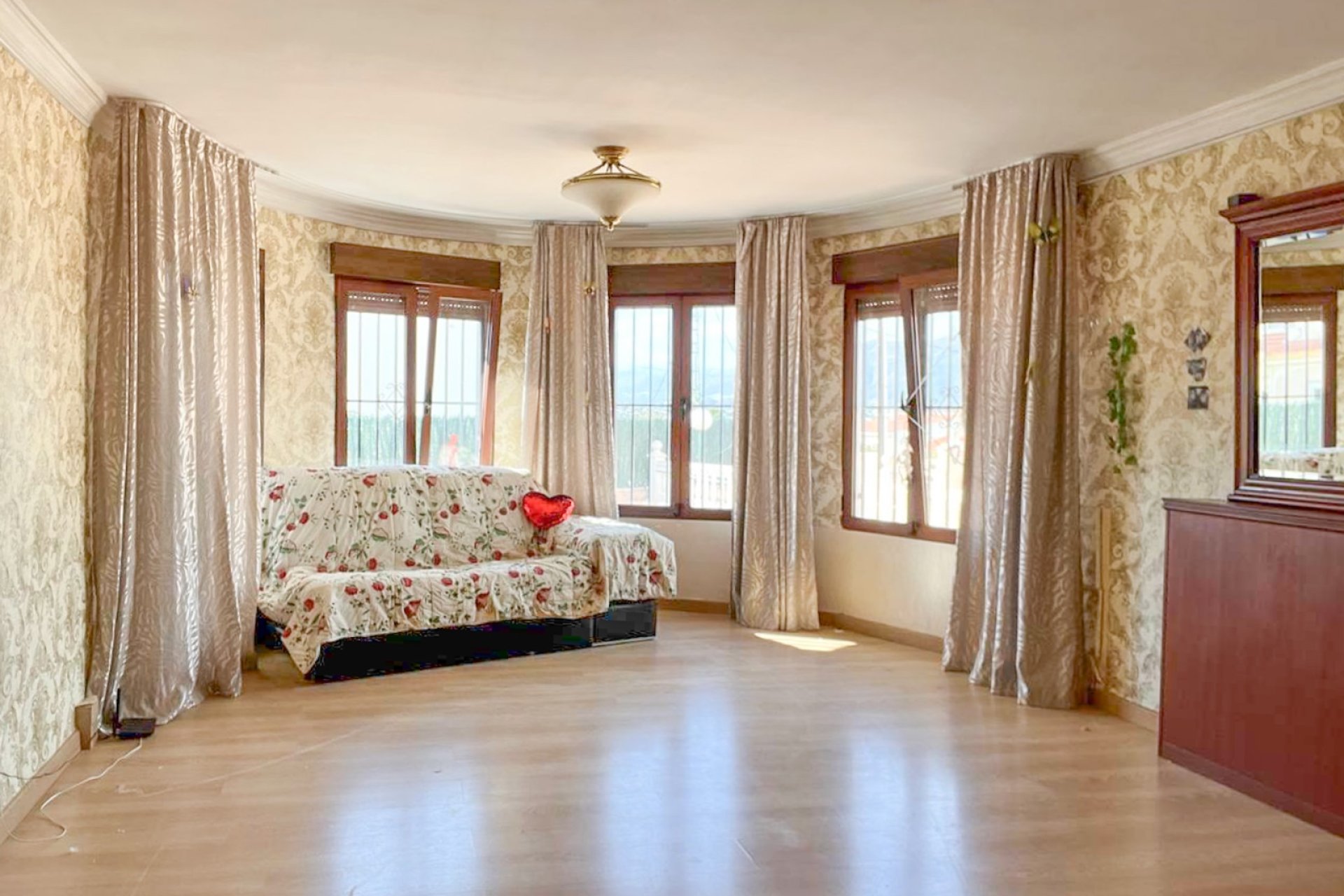 Videresalg -  Hytte / villa -
Albir