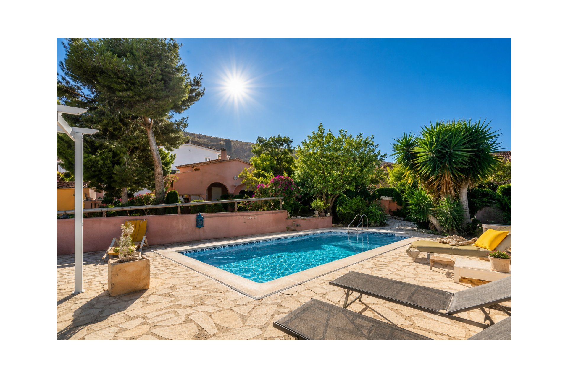 Videresalg -  Hytte / villa -
Albir
