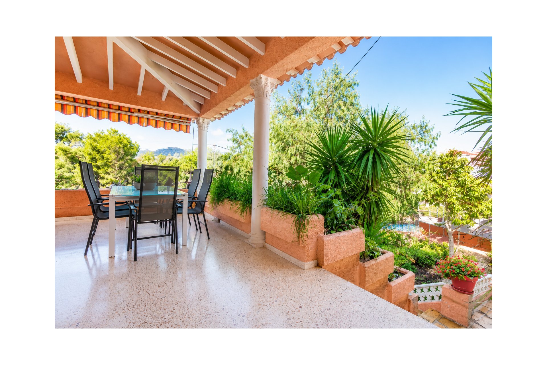 Videresalg -  Hytte / villa -
Albir
