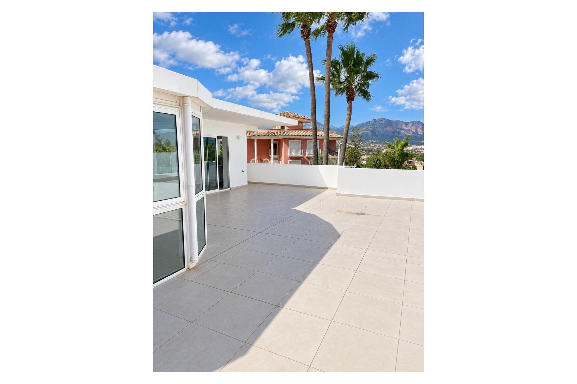 Videresalg -  Hytte / villa -
Albir