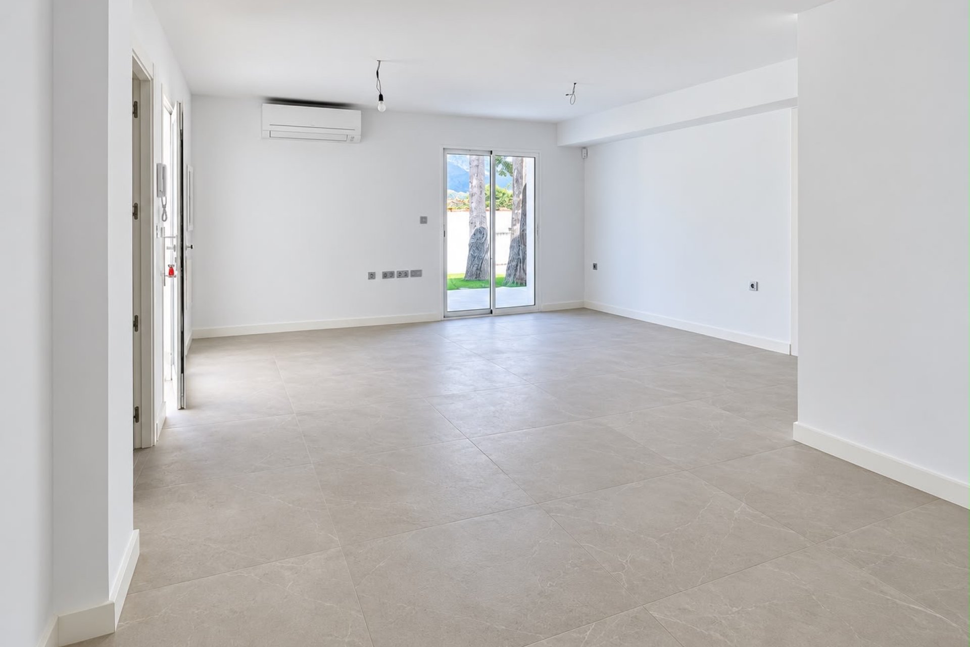 Videresalg -  Hytte / villa -
Albir